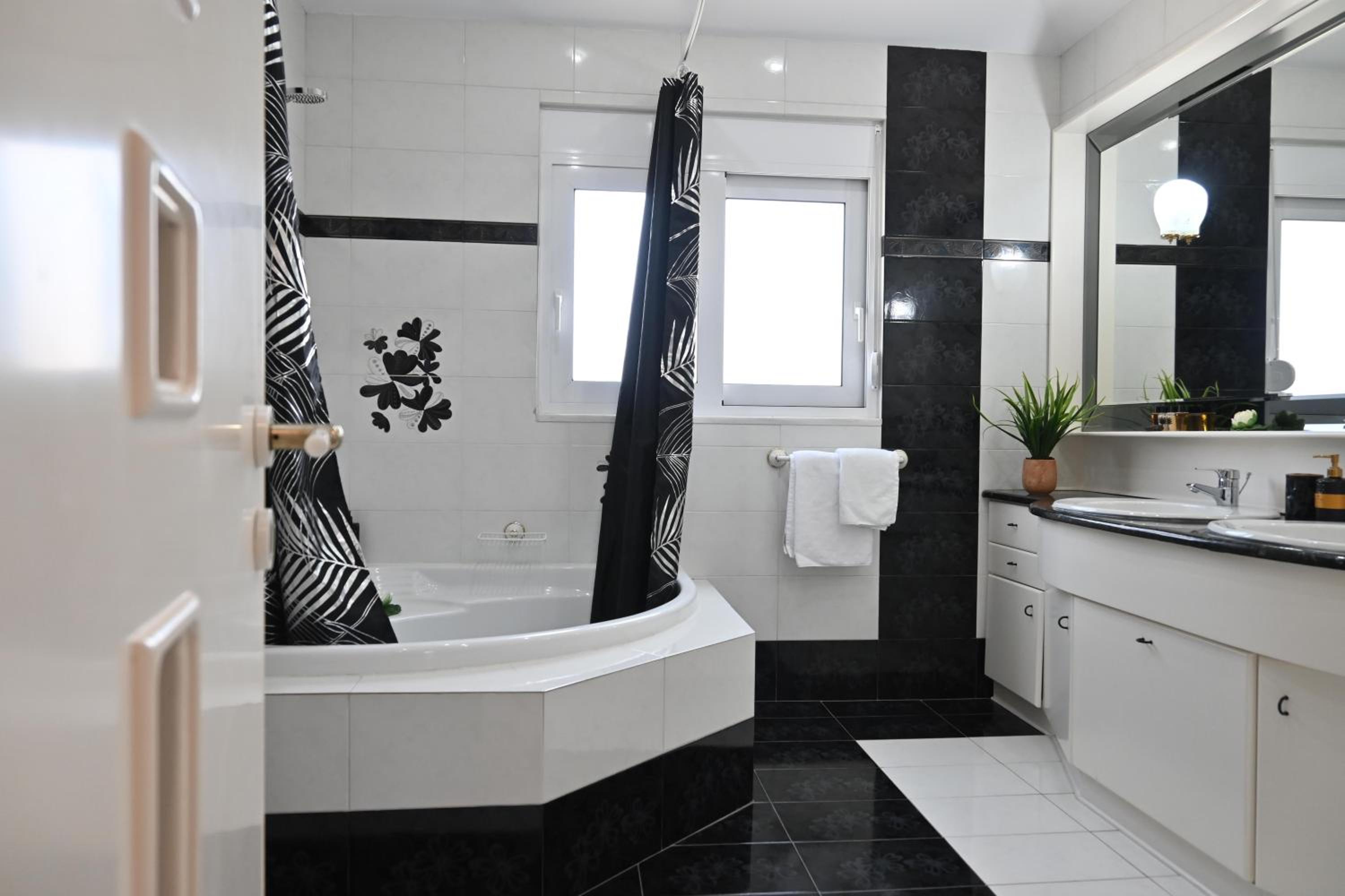 Villa photo 2