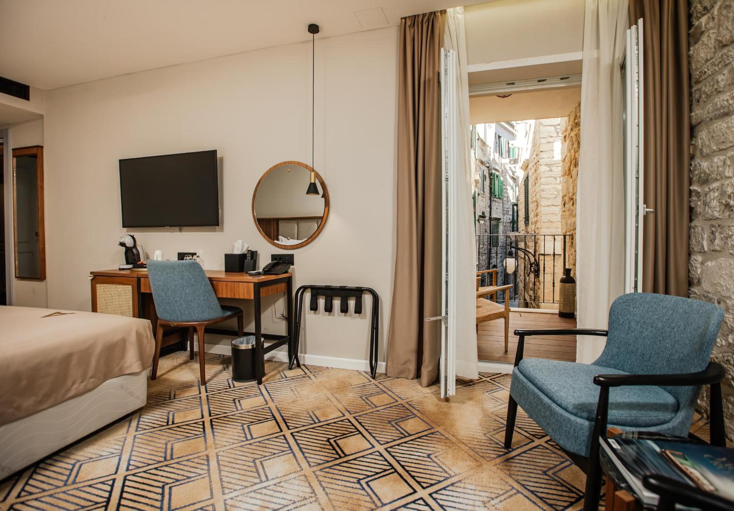 Deluxe Double or Twin Room with Balcony