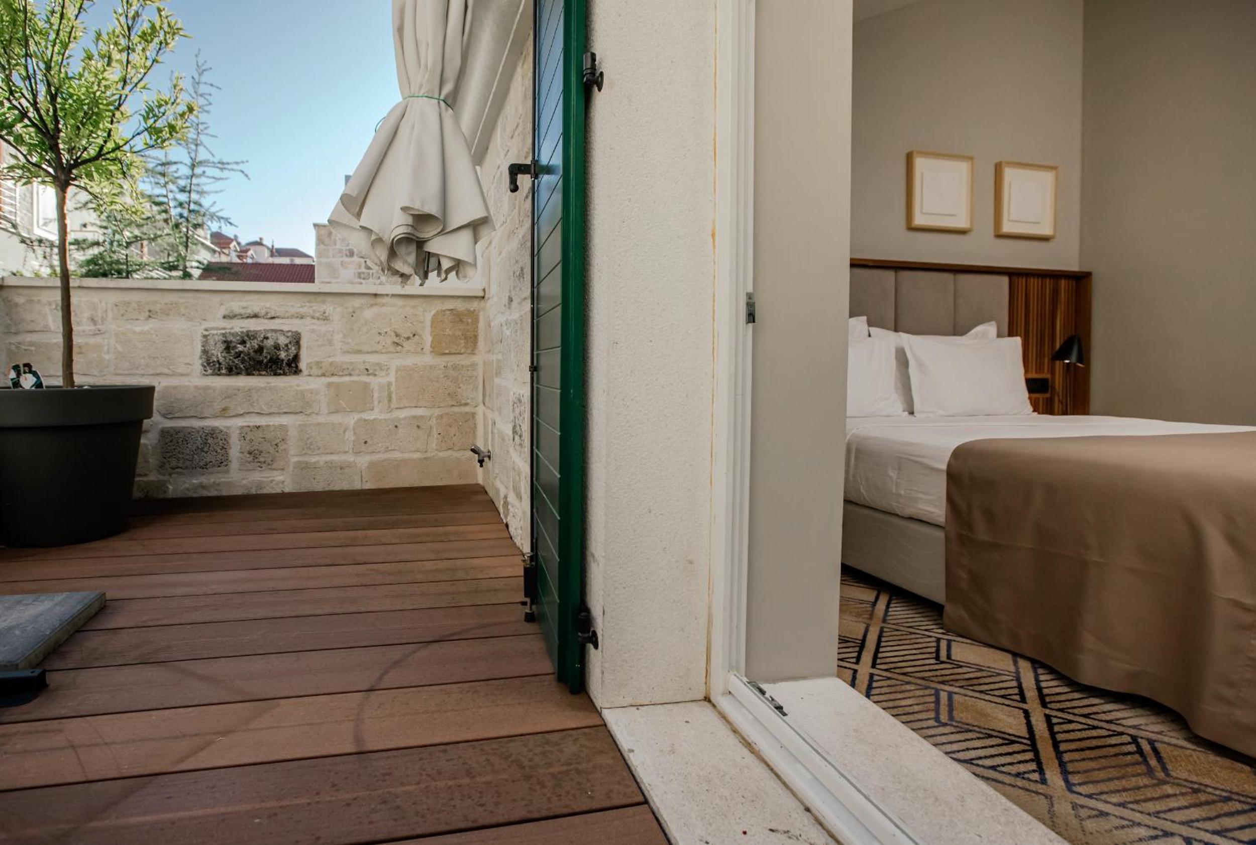 Superior Double or Twin Room with Terrace - Photo 6