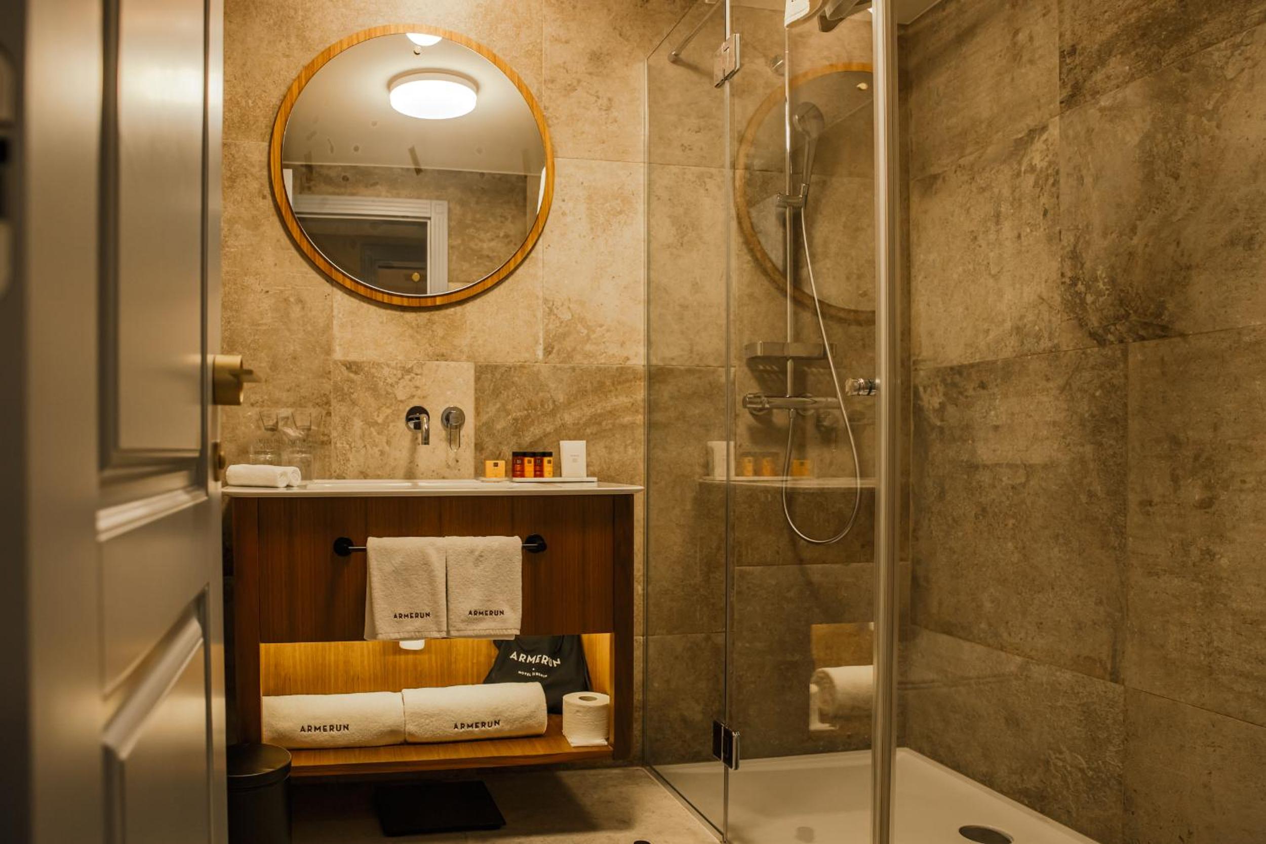 Superior Double or Twin Room with Terrace - Photo 8