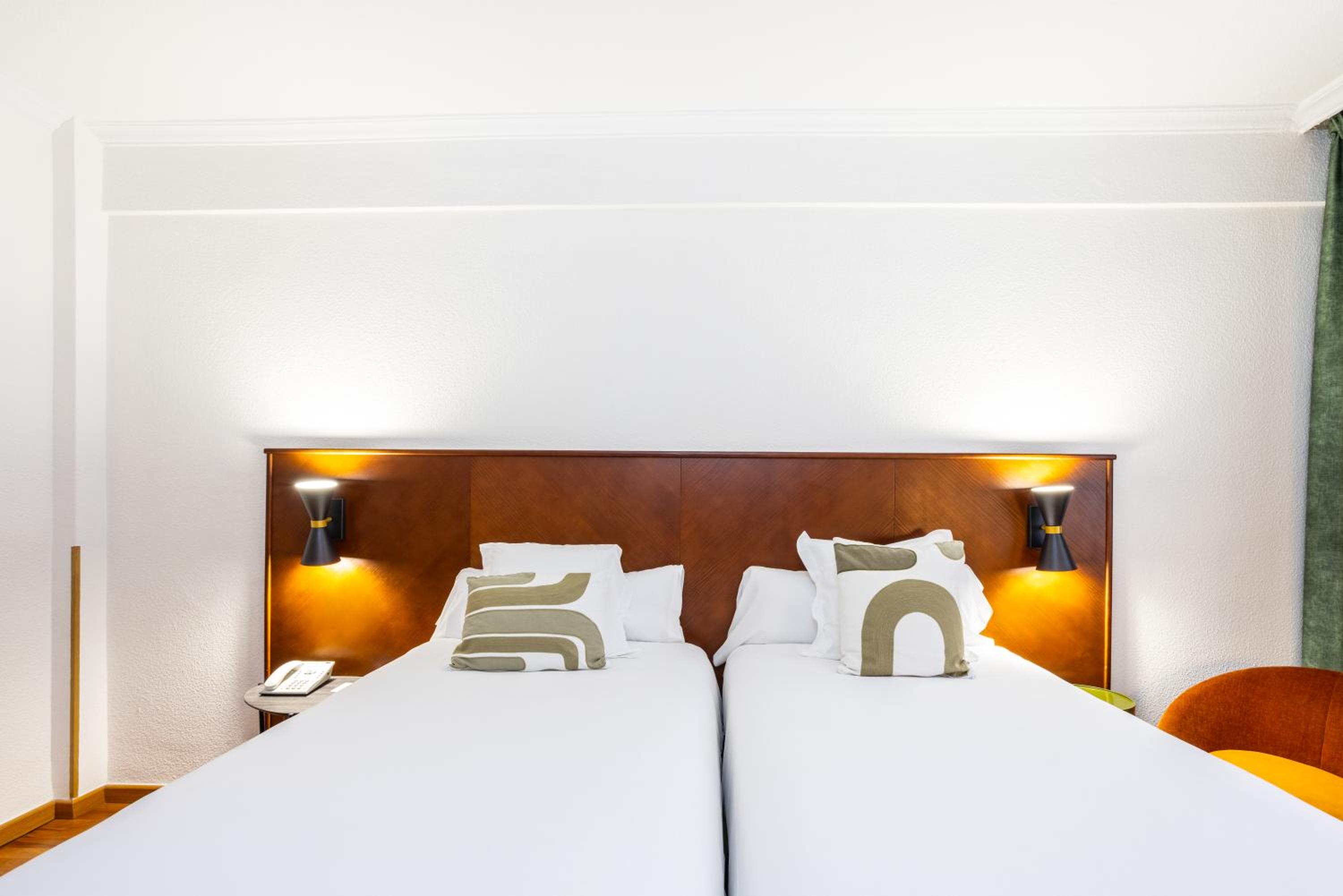 Superior Twin Room - Photo 3