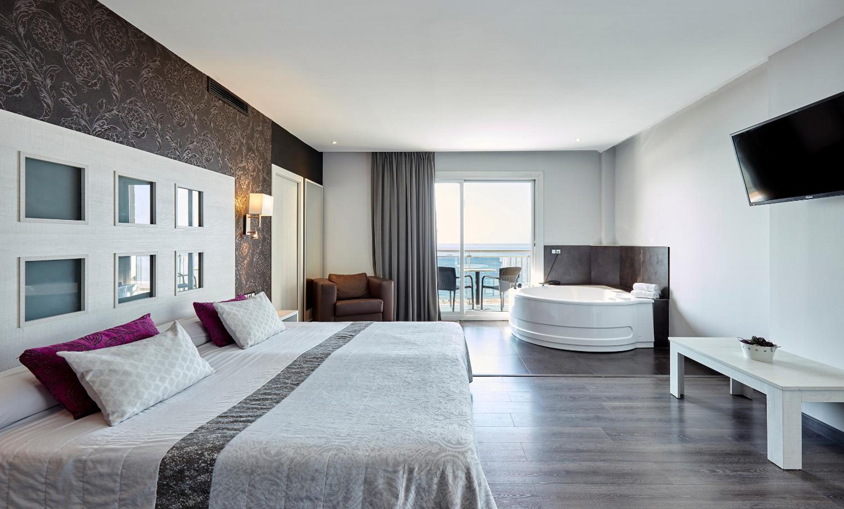 Suite Superior con Vista al Mar (2 Adultos)