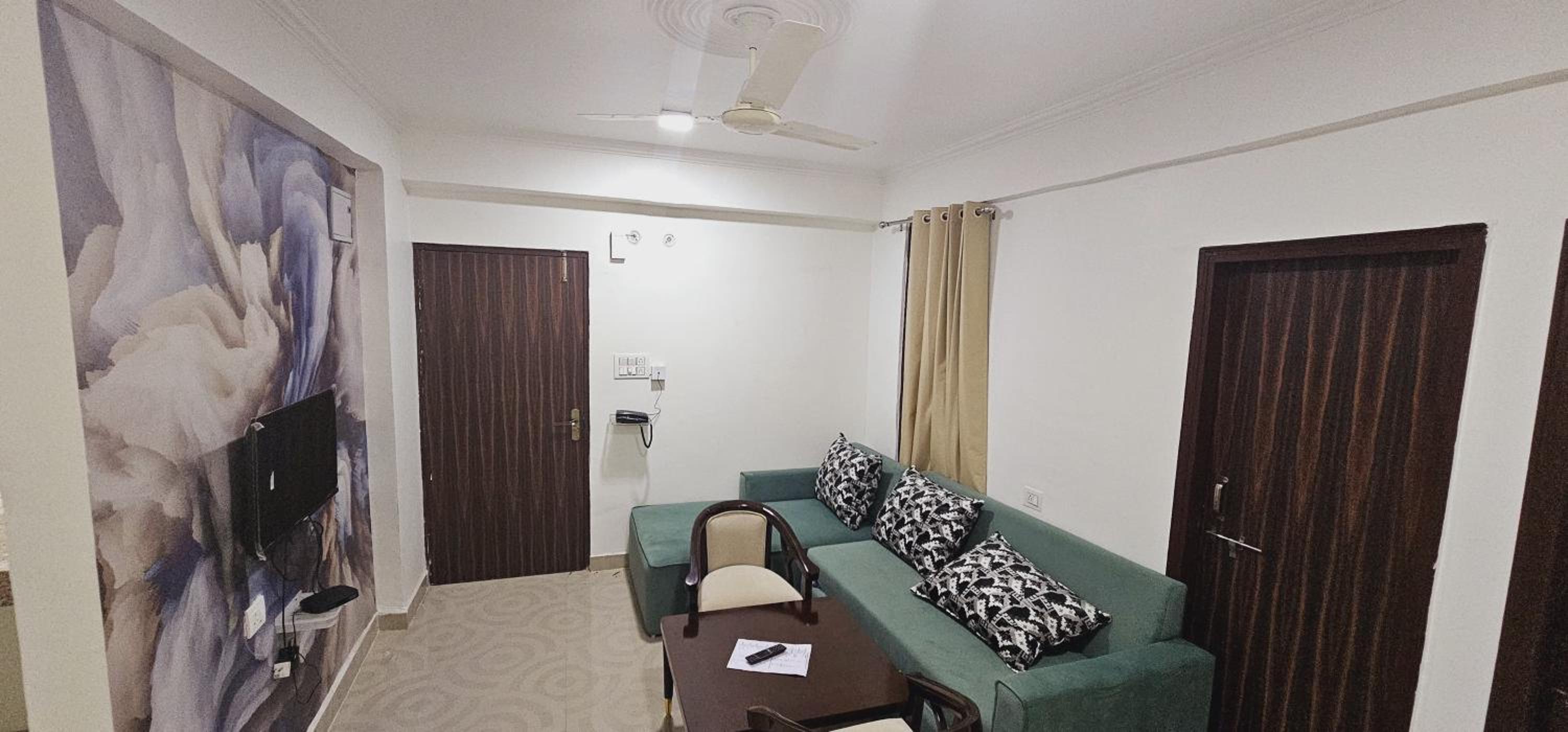 One-Bedroom Apartment with Balcony and City View - Photo 10