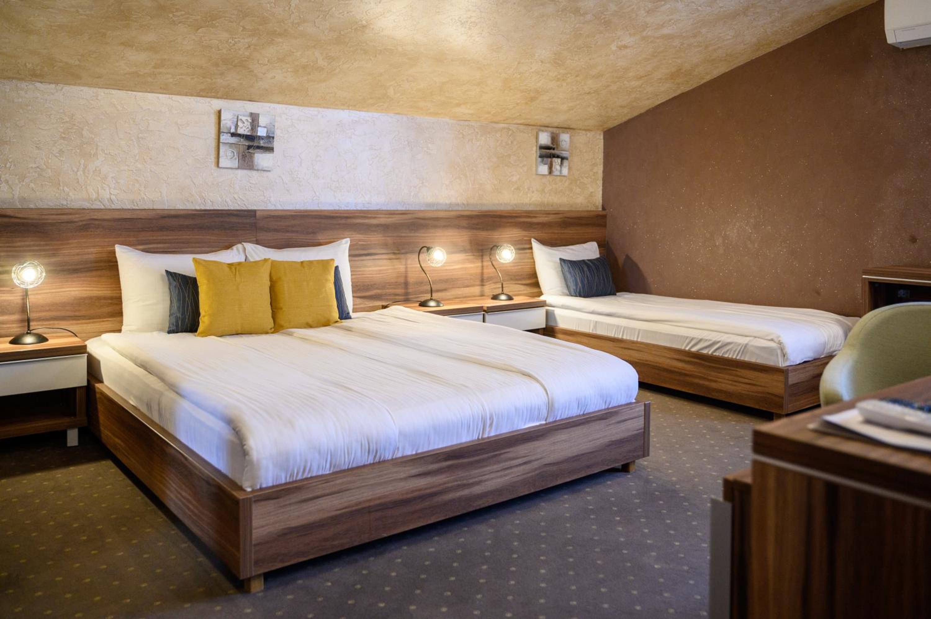 Triple Room photo 2