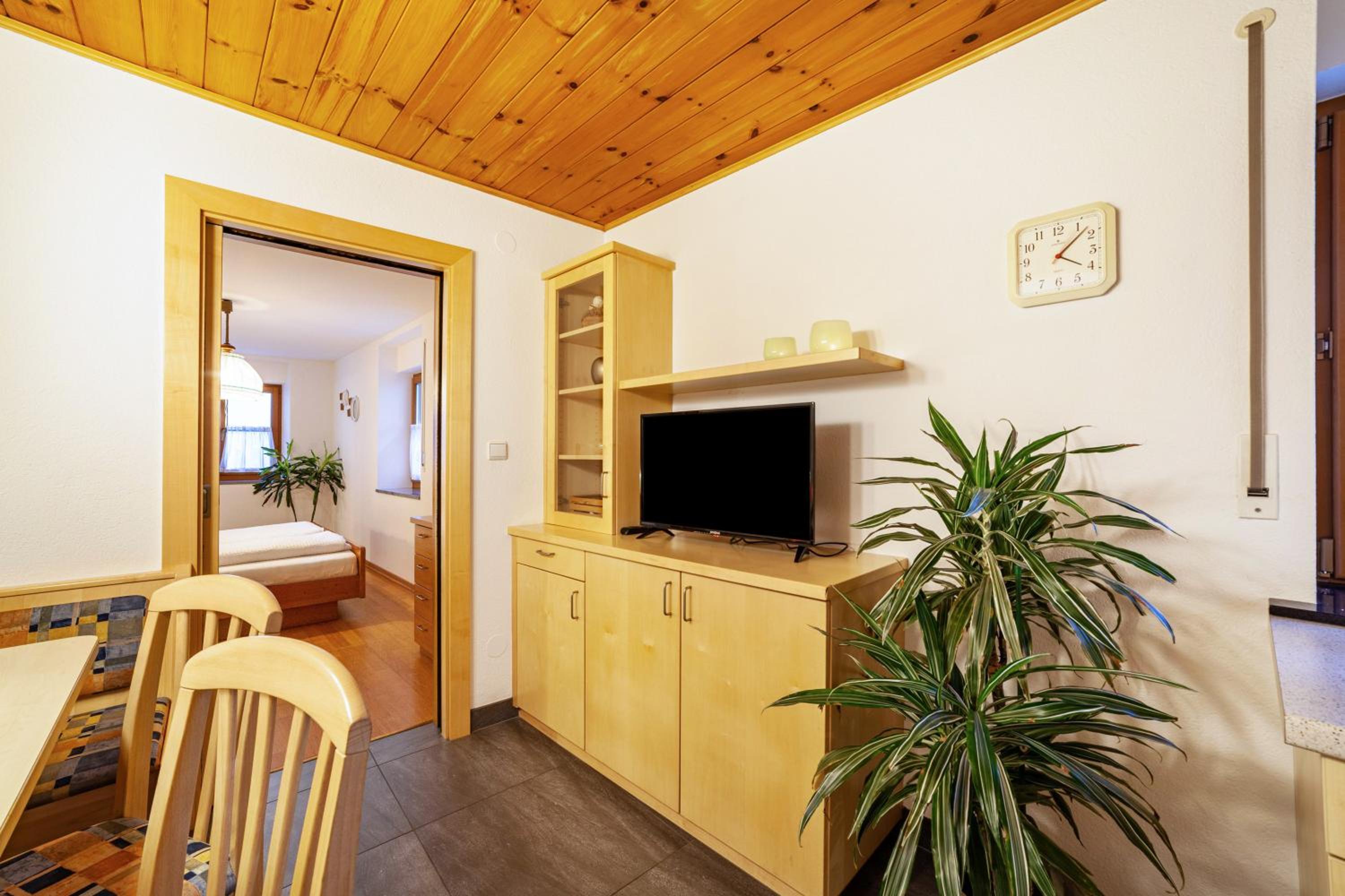 One-Bedroom Apartment with Garden View photo 1