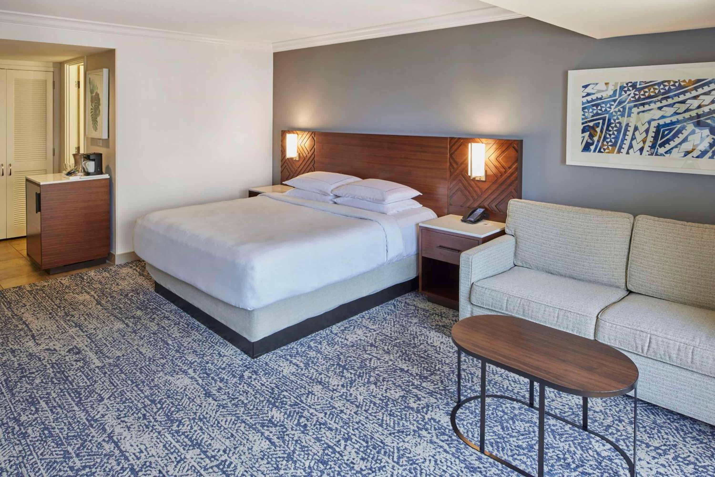 Tapa Collection King Room with Partial Ocean View
