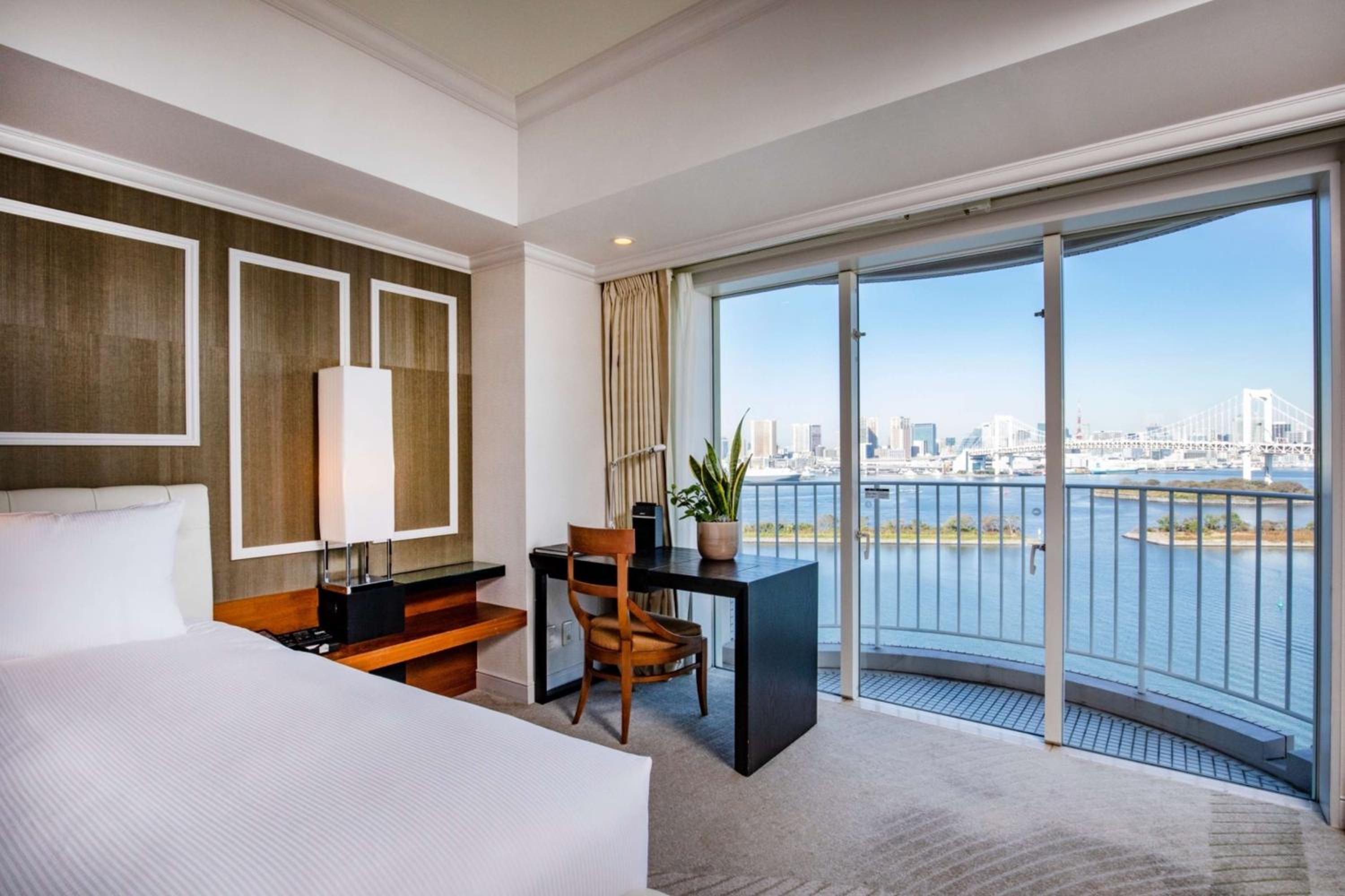 One-Bedroom Twin Suite - Photo 2