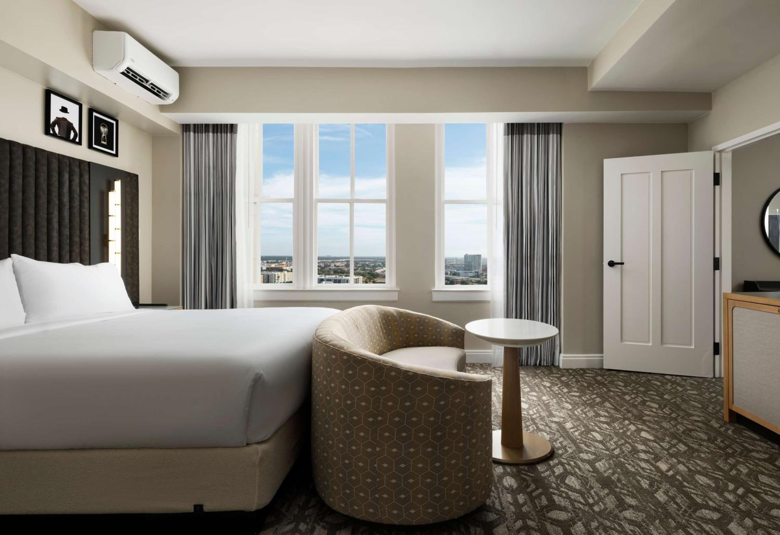 Junior King Suite - Hearing Access photo 1