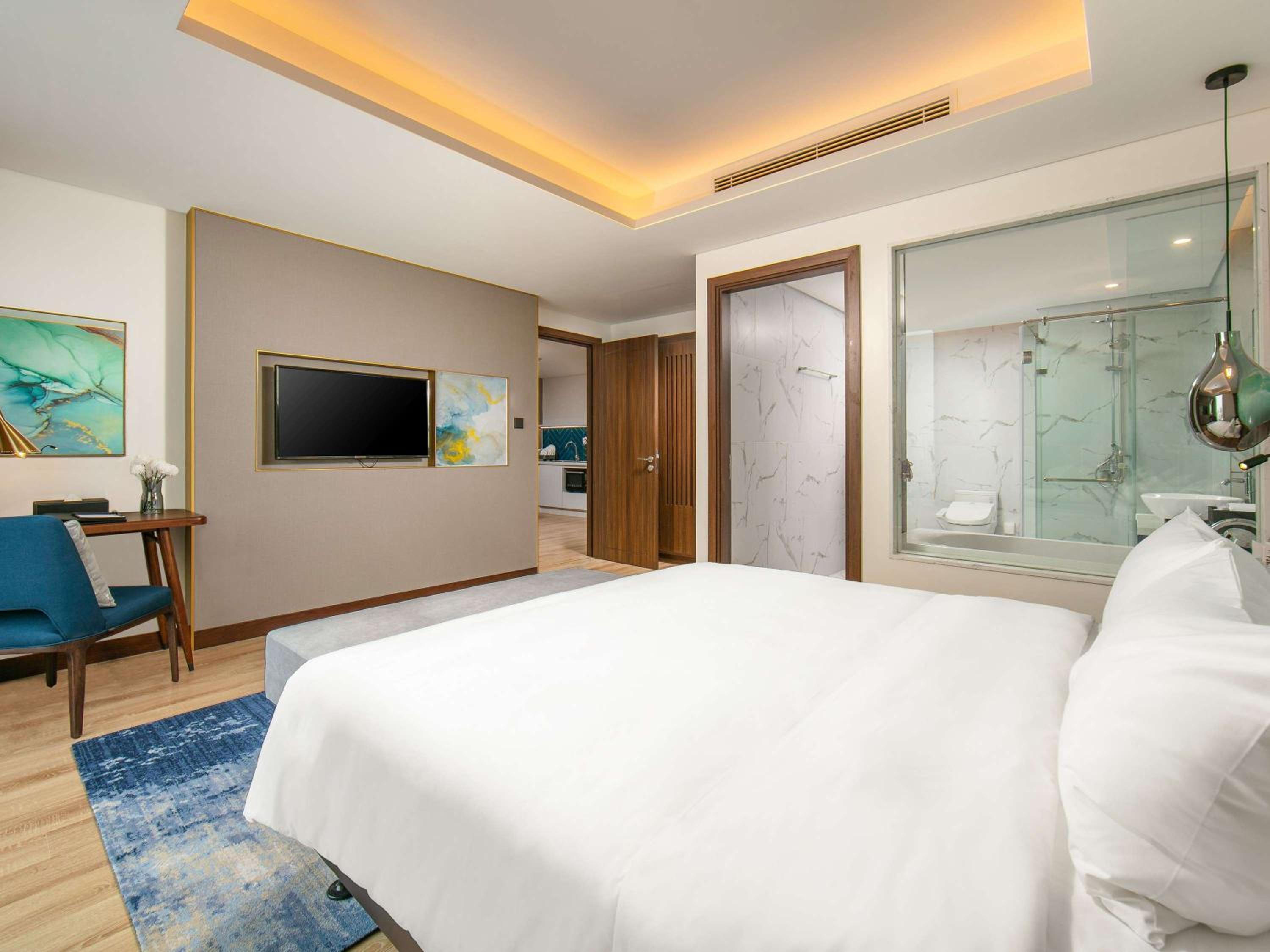 One-Bedroom Suite - Free Chocolate Hour 16:00 to 17:00