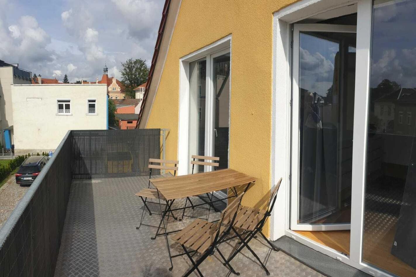 Apartment with Balcony photo 3