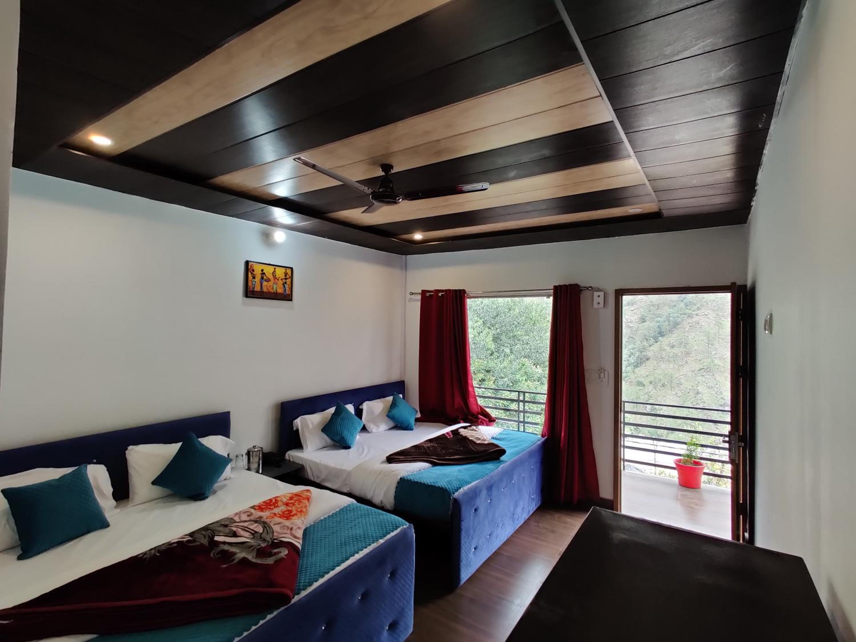 Quadruple Room With Mountain View