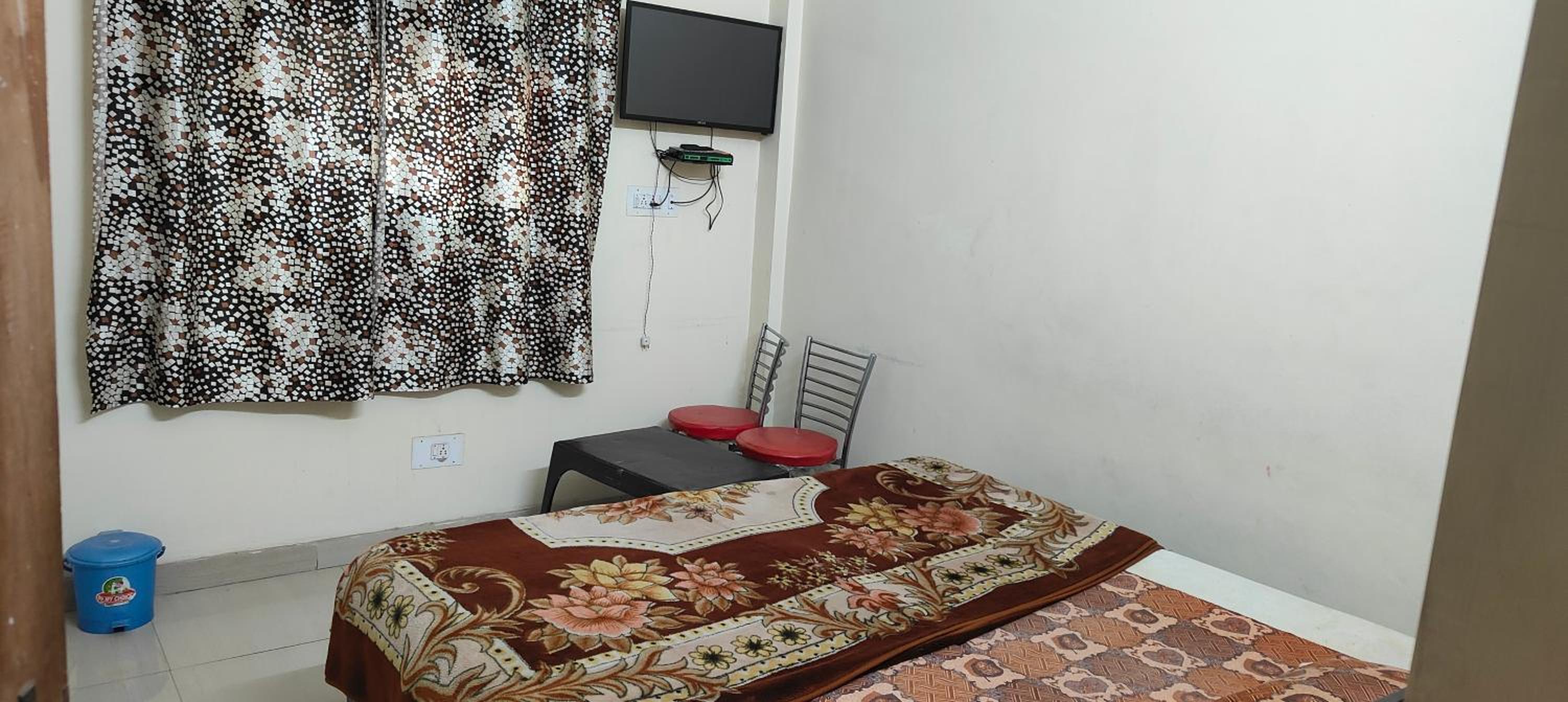 Deluxe Double Room (2 Adults + 1 Child) photo 1