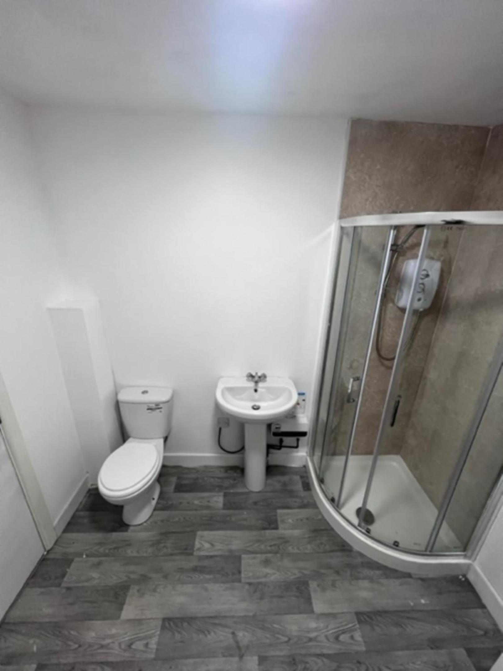 Standard Twin Room with Shared Bathroom photo 3