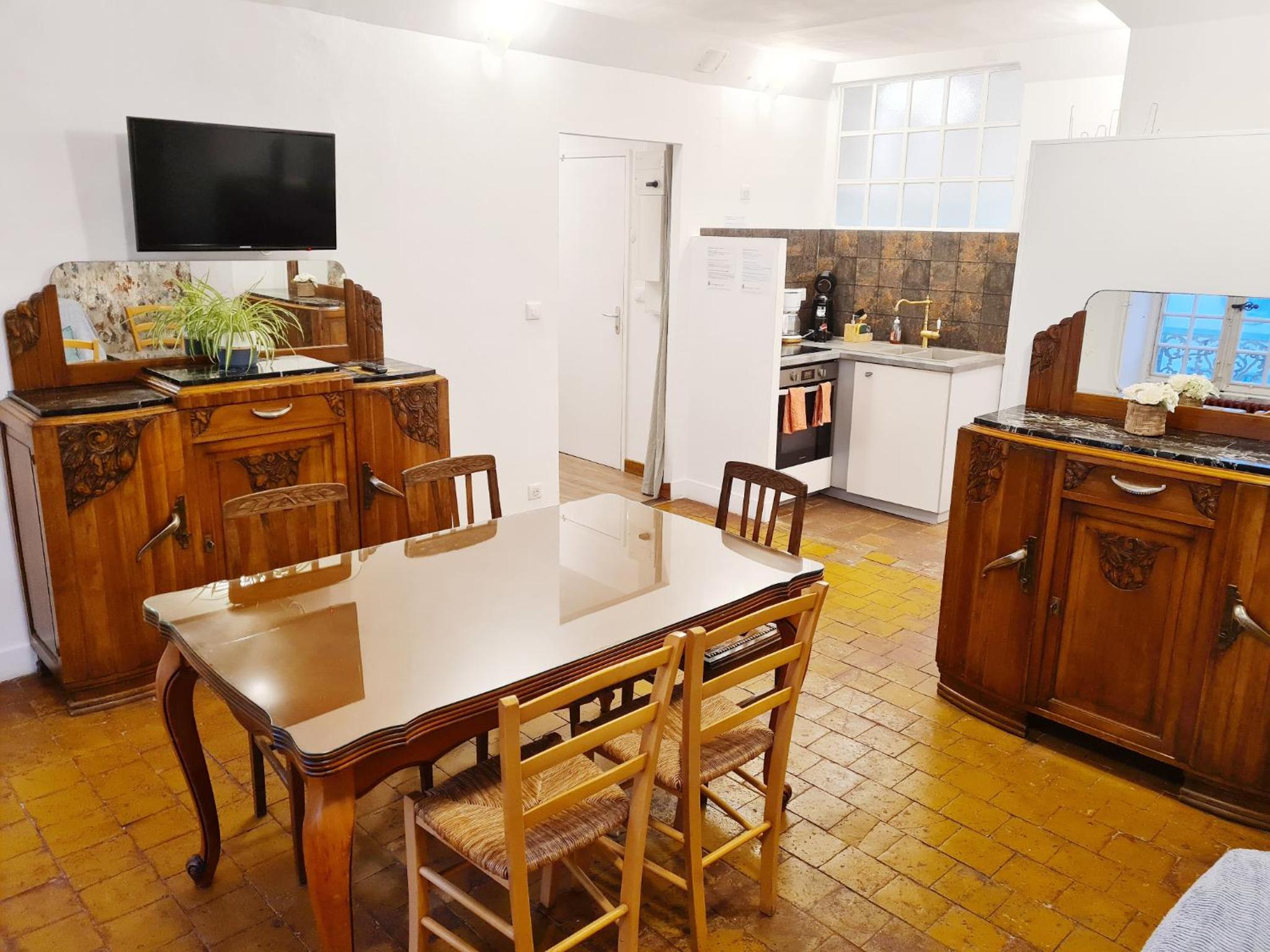 Three-Bedroom Apartment - Photo 1