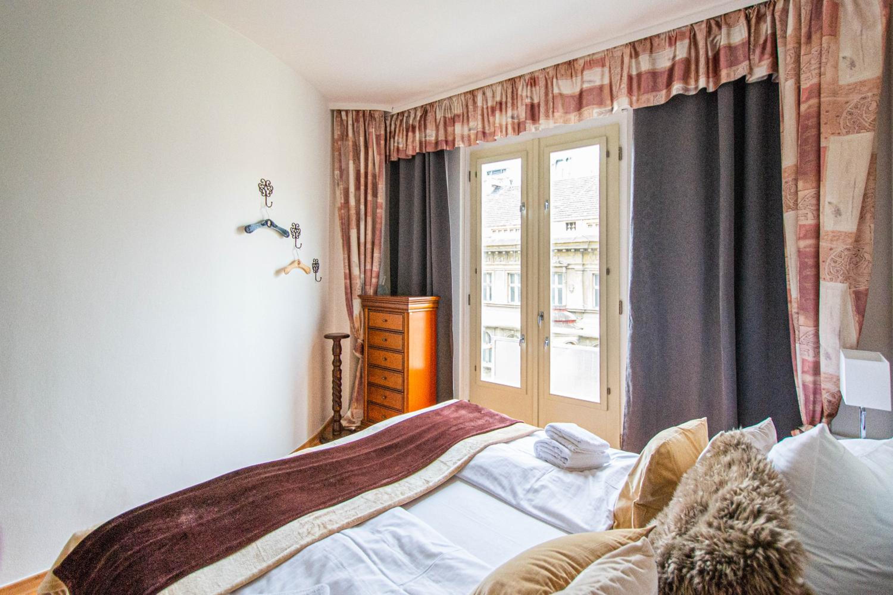 Deluxe Apartment