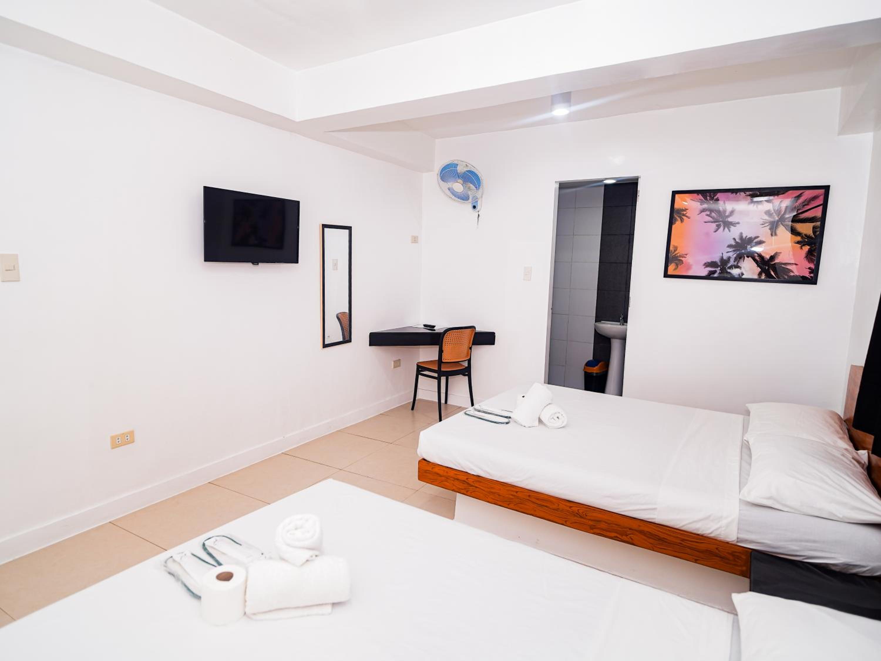 Family Room - Photo 4