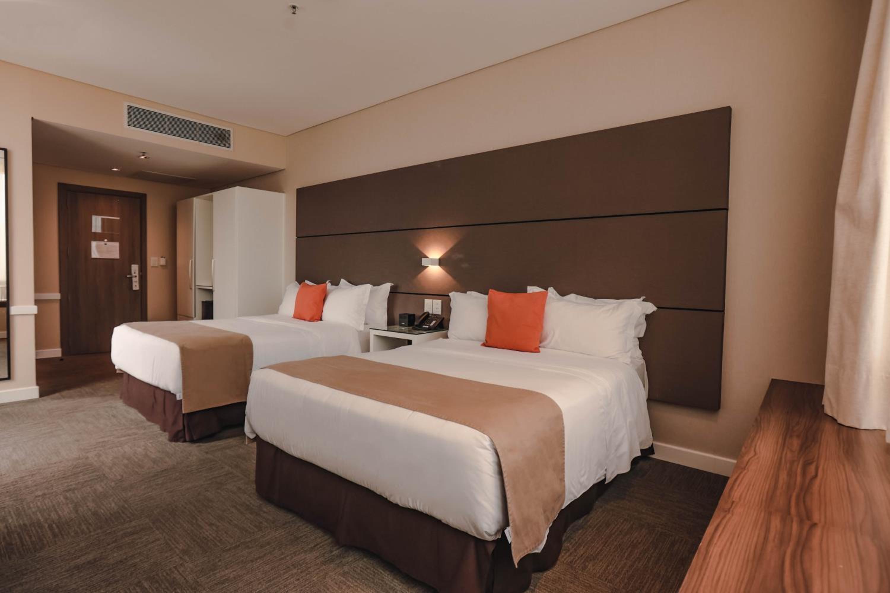 Standard Twin Room photo 2