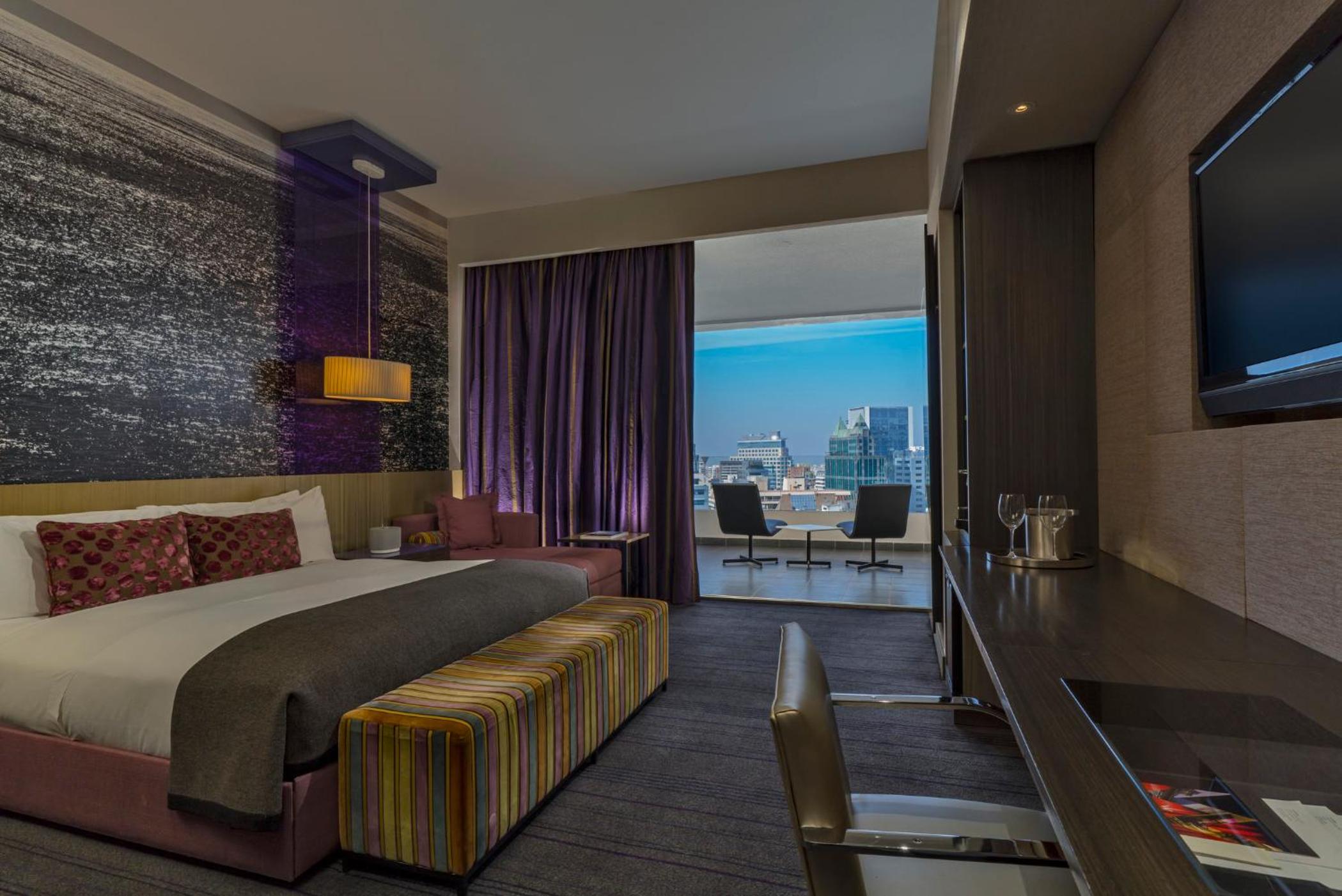 Spectacular King, Guest room, 1 King, City view, Balcony - Photo 1