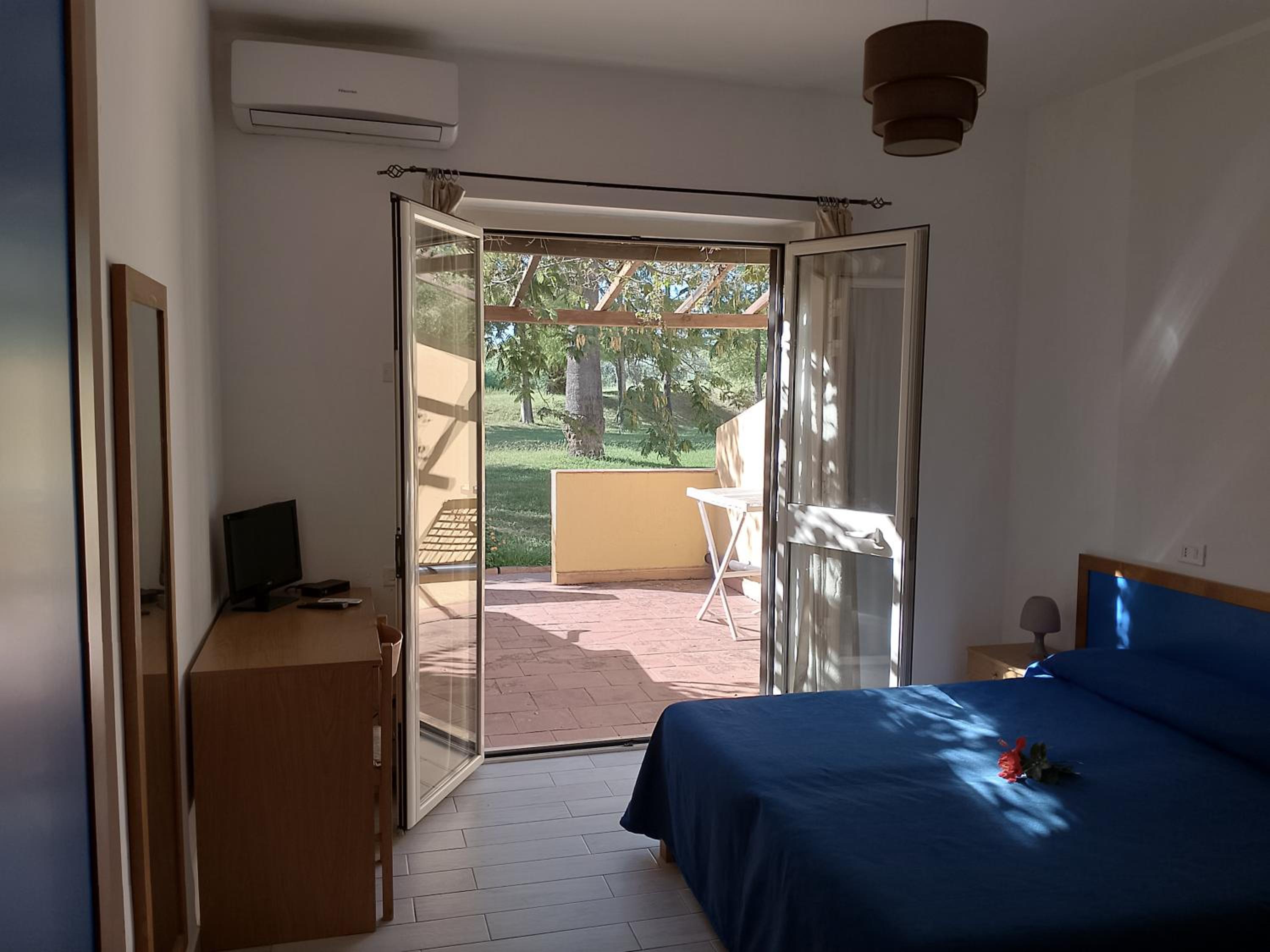 Triple Room with Garden View photo 3