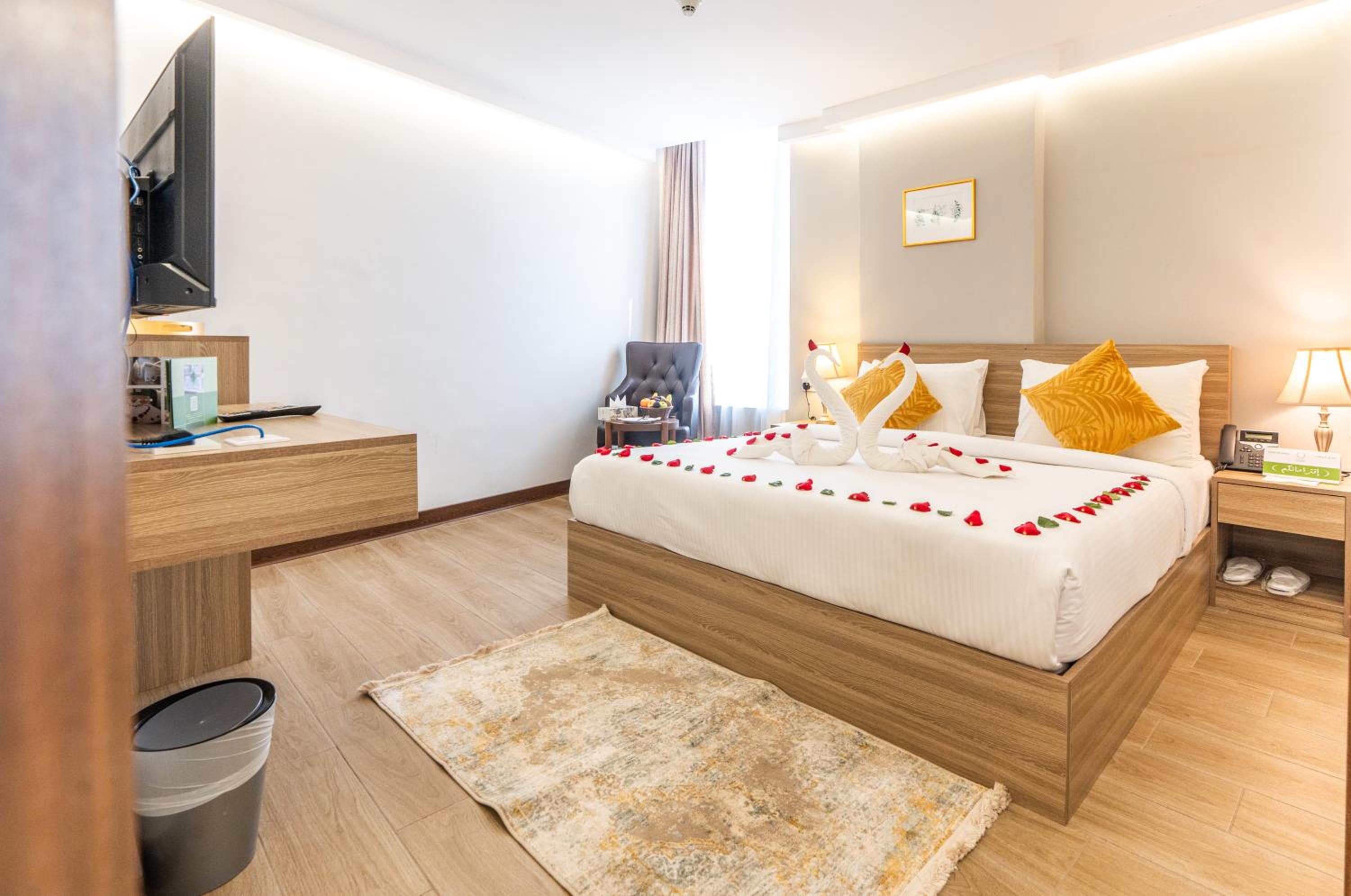 Deluxe Room - Photo 3