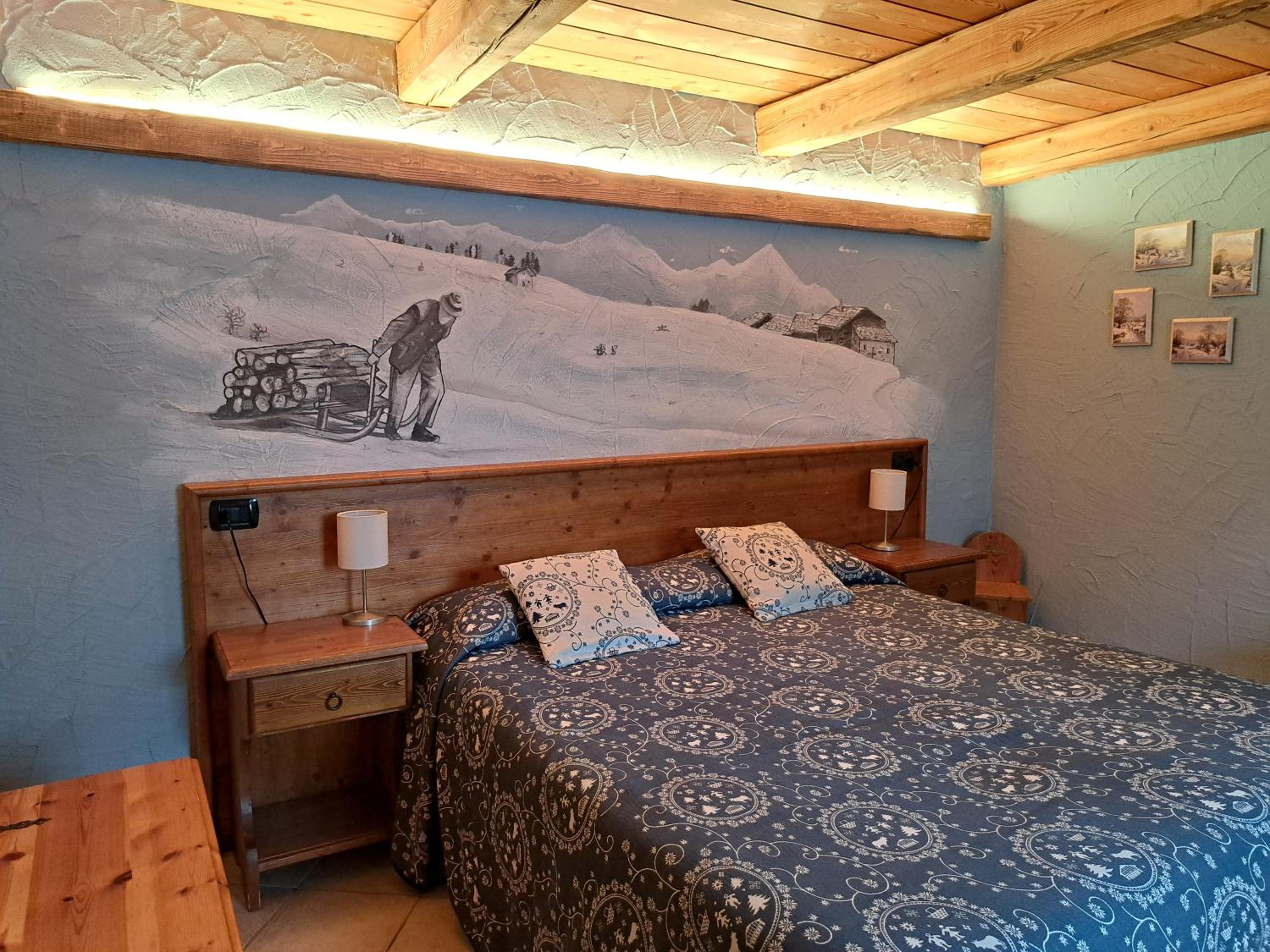 Family Room with Mountain View photo 2