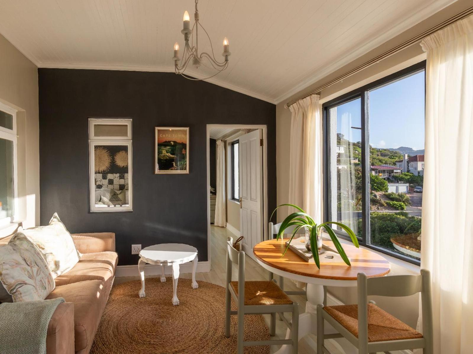 Suite with Pool View - Photo 5