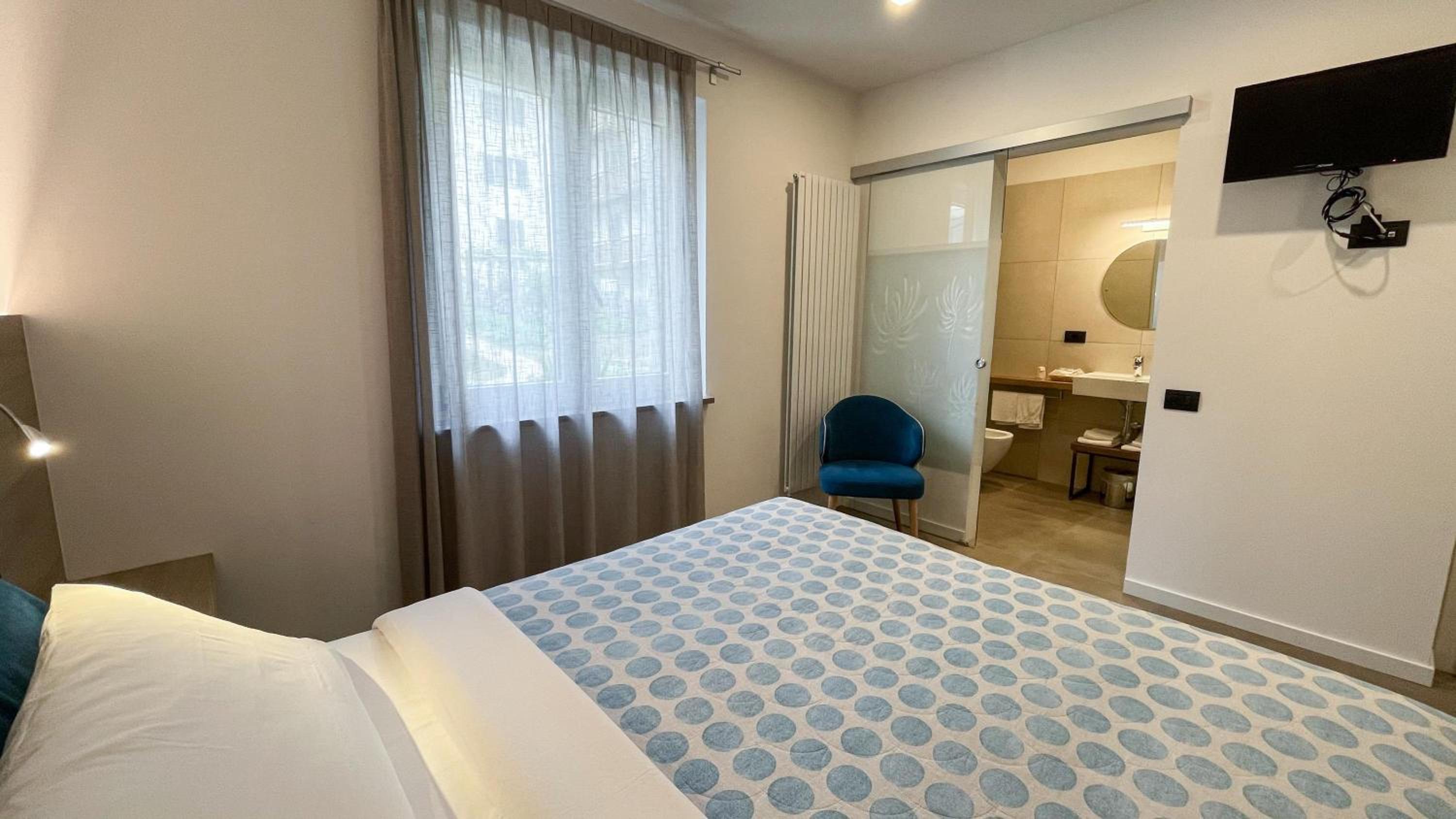 Double Room with Garden View - Photo 10