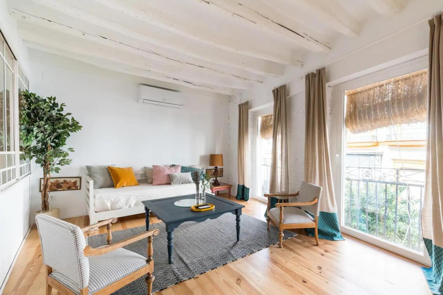 Apartamento con Balcón