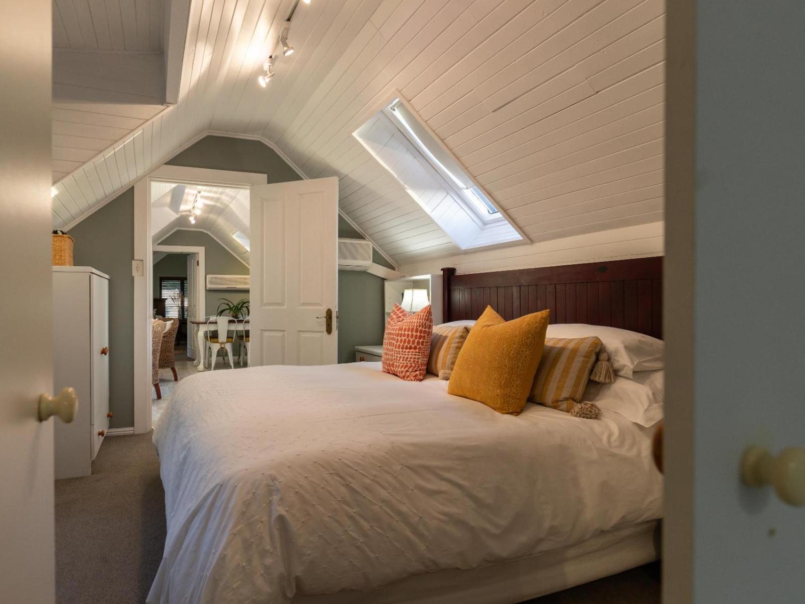Suite with Mountain View - Photo 12