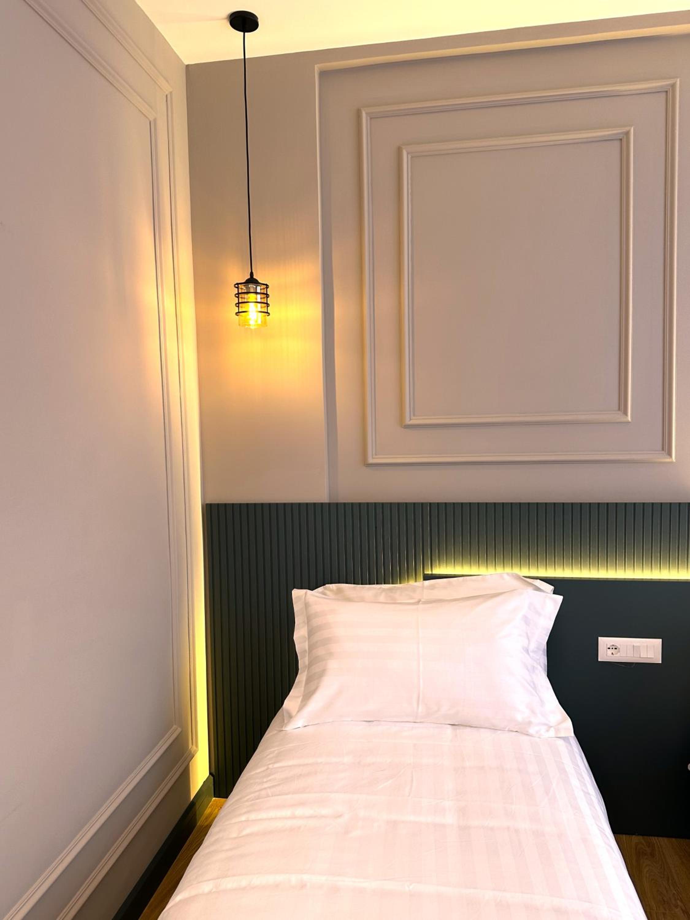 Double or Twin Room with Private Bathroom photo 2