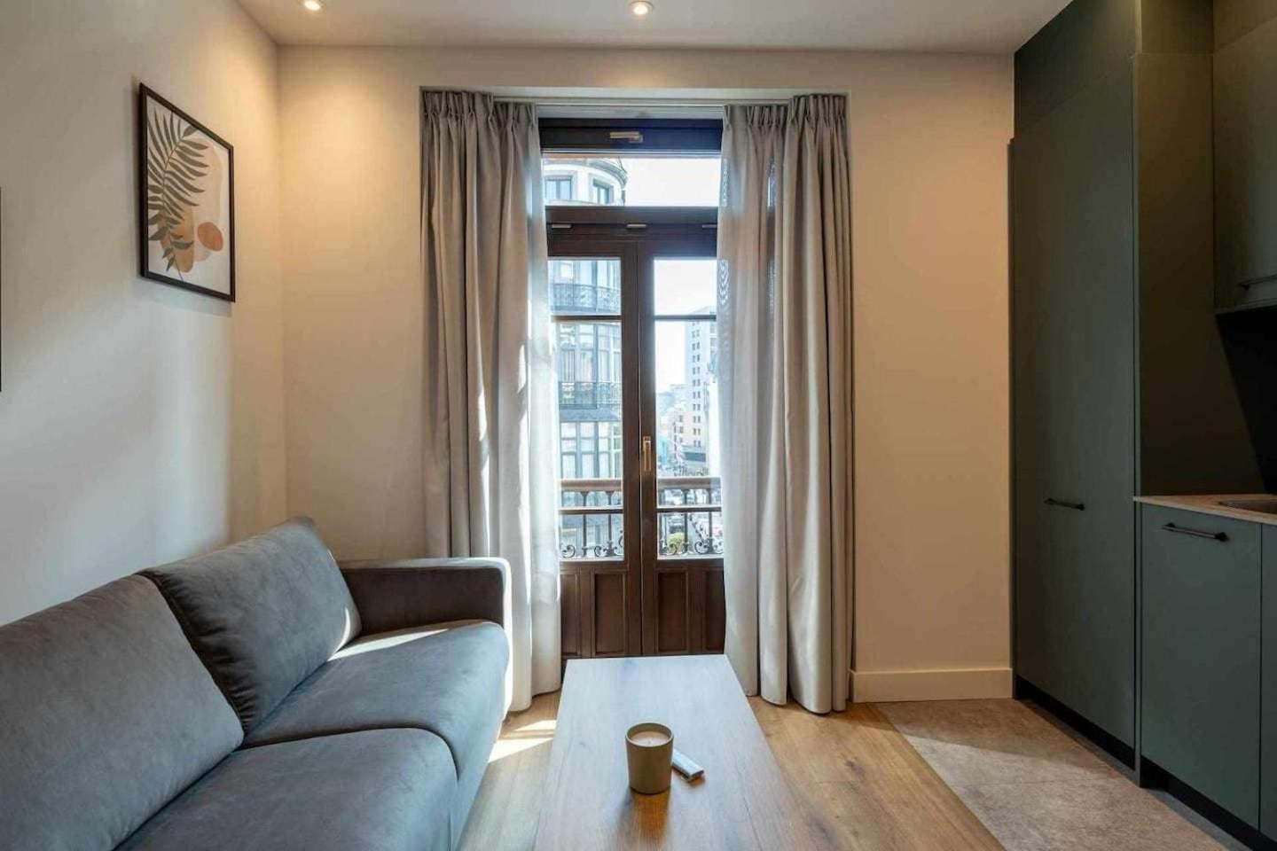 Apartamento con Balcón