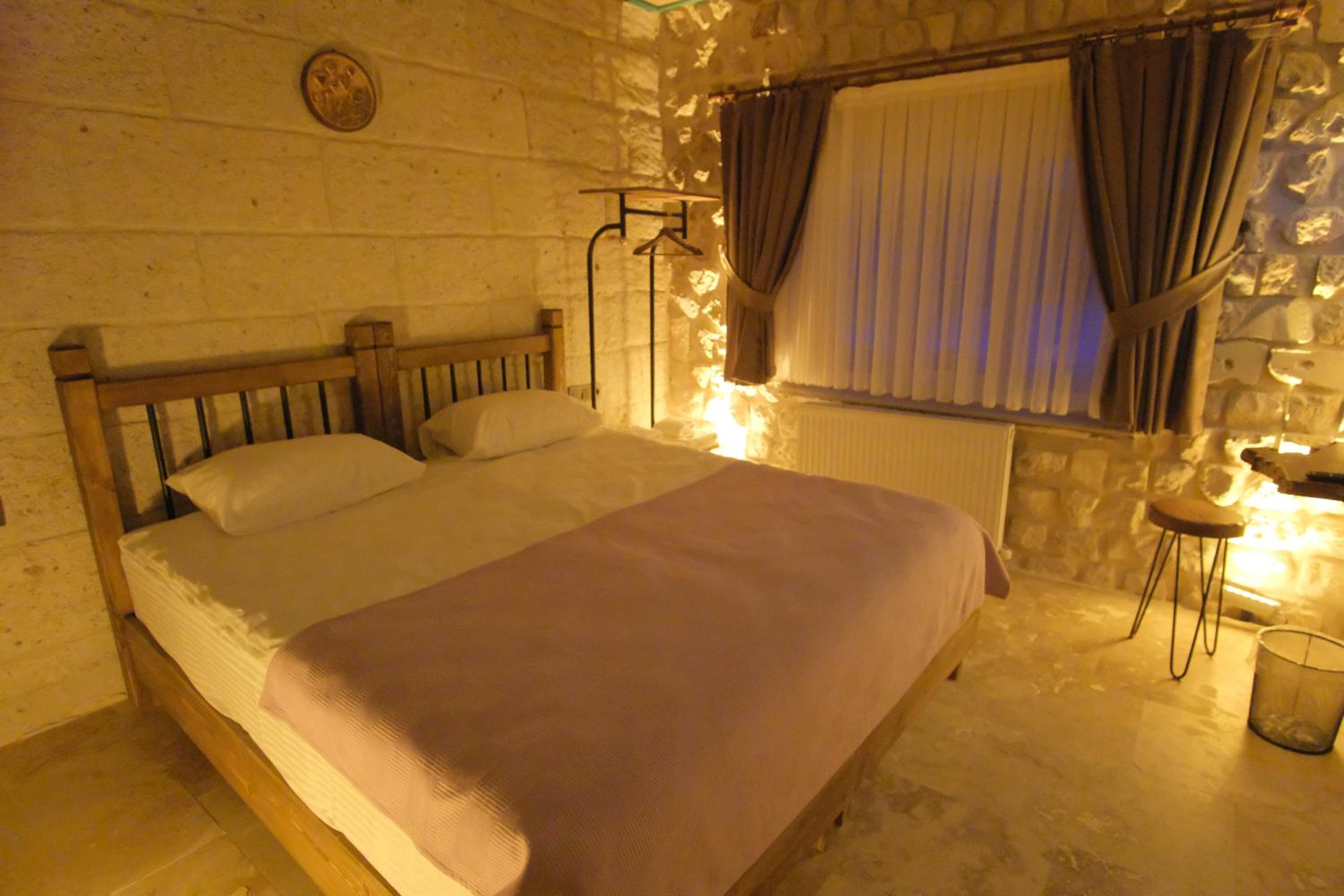 Standard Double Room - Photo 15