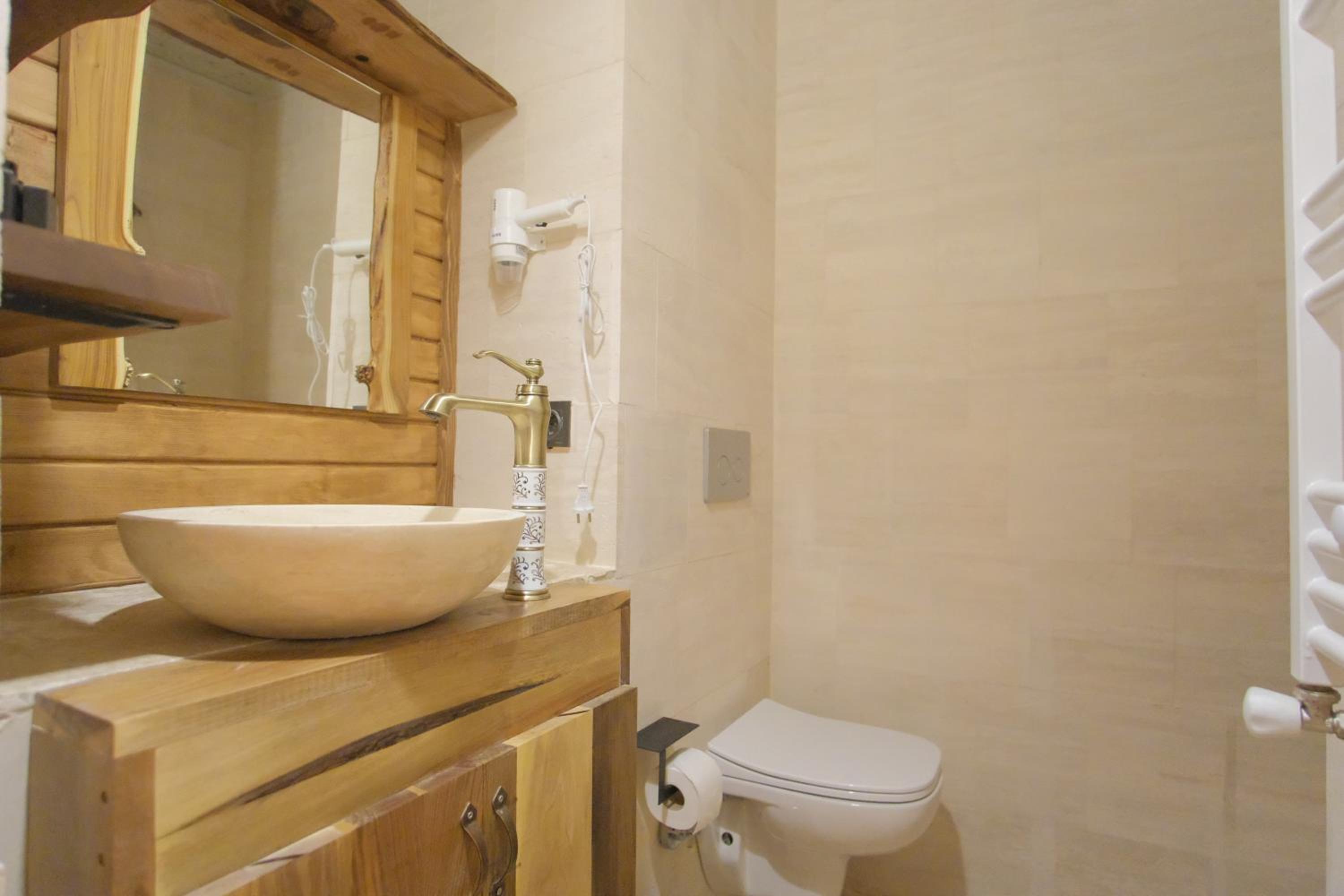 Standard Double Room - Photo 4