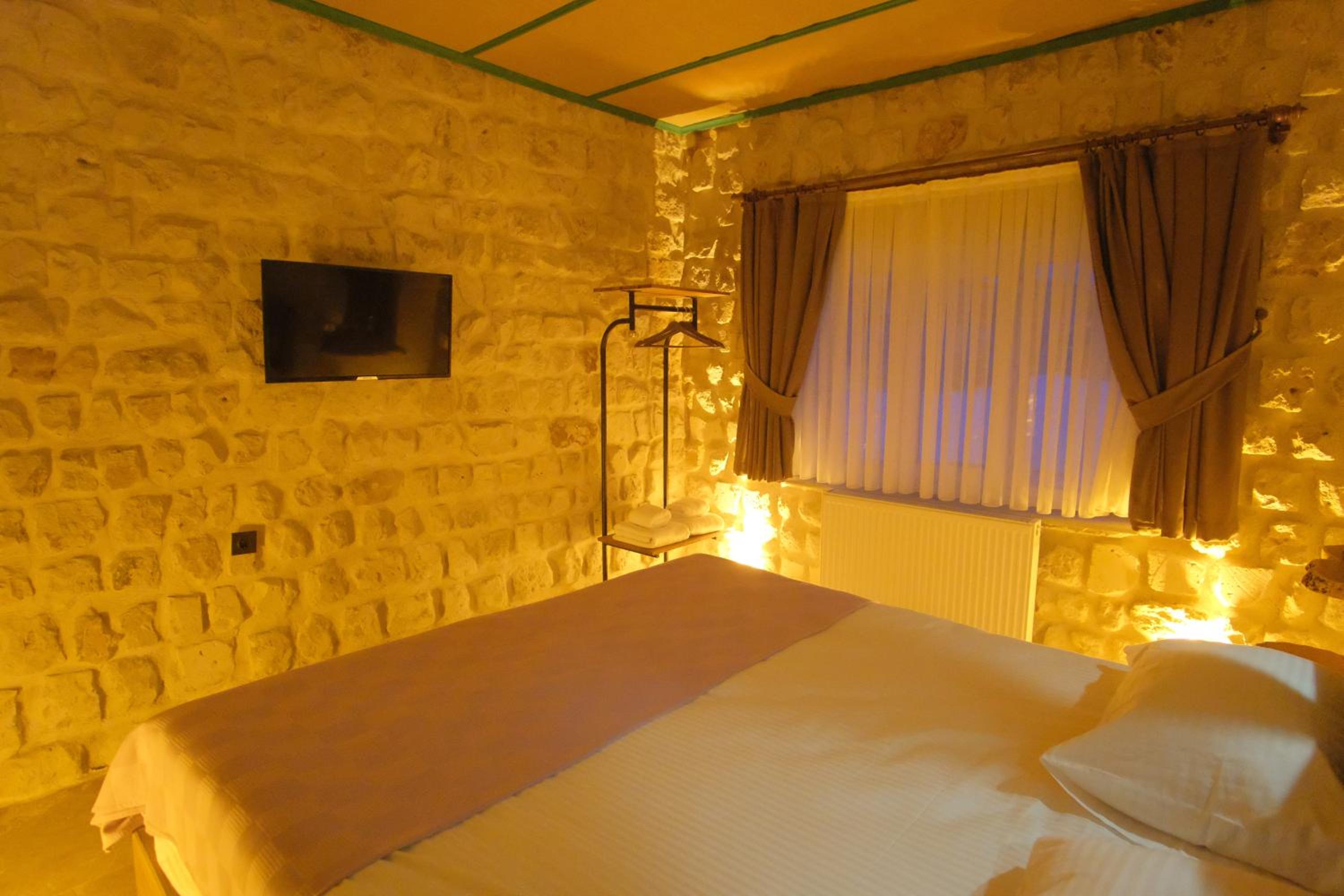 Standard Double Room - Photo 2