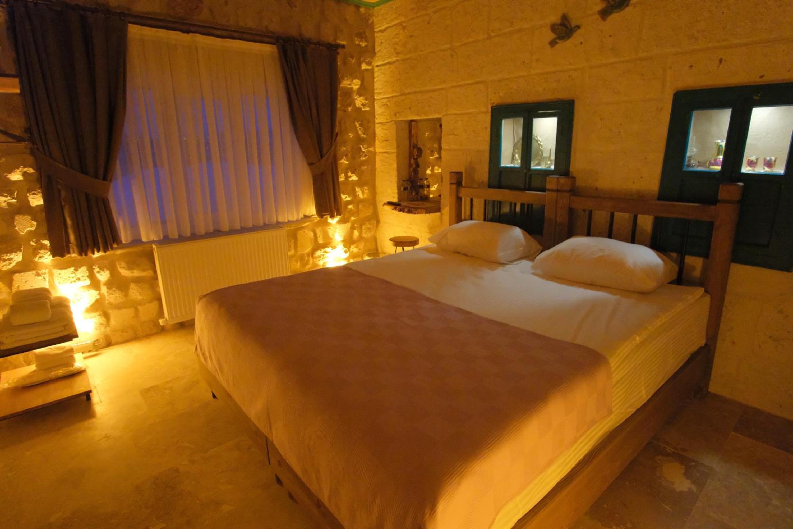 Standard Double Room - Photo 23
