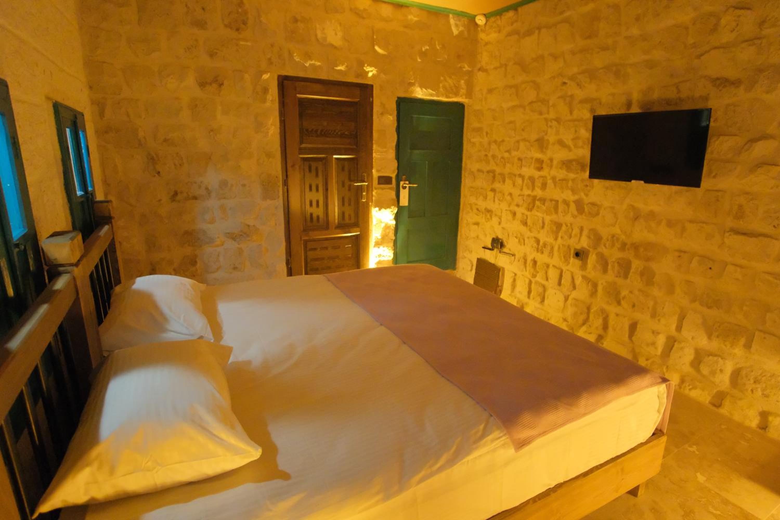 Standard Double Room - Photo 3