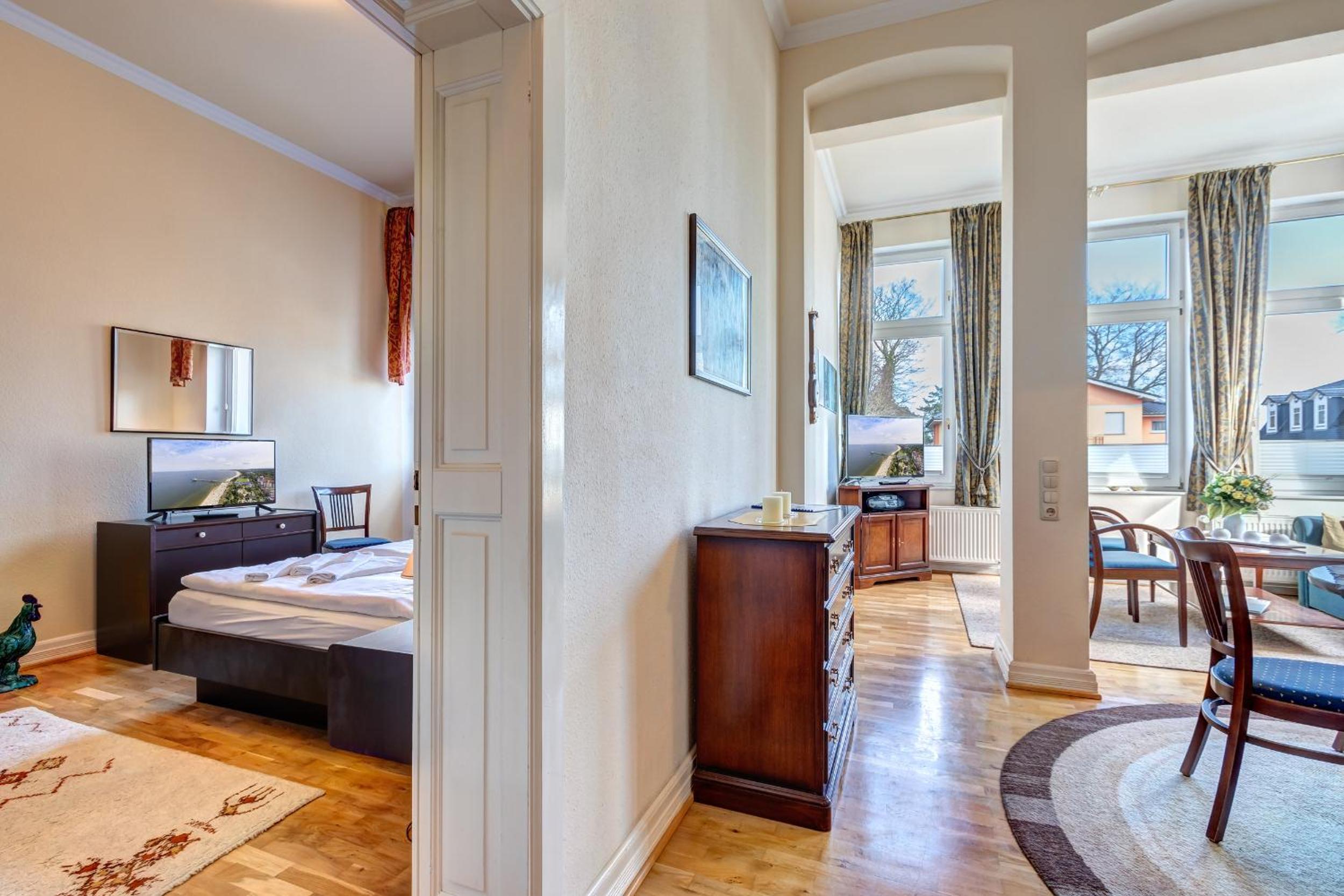 One-Bedroom Apartment with Balcony photo 1