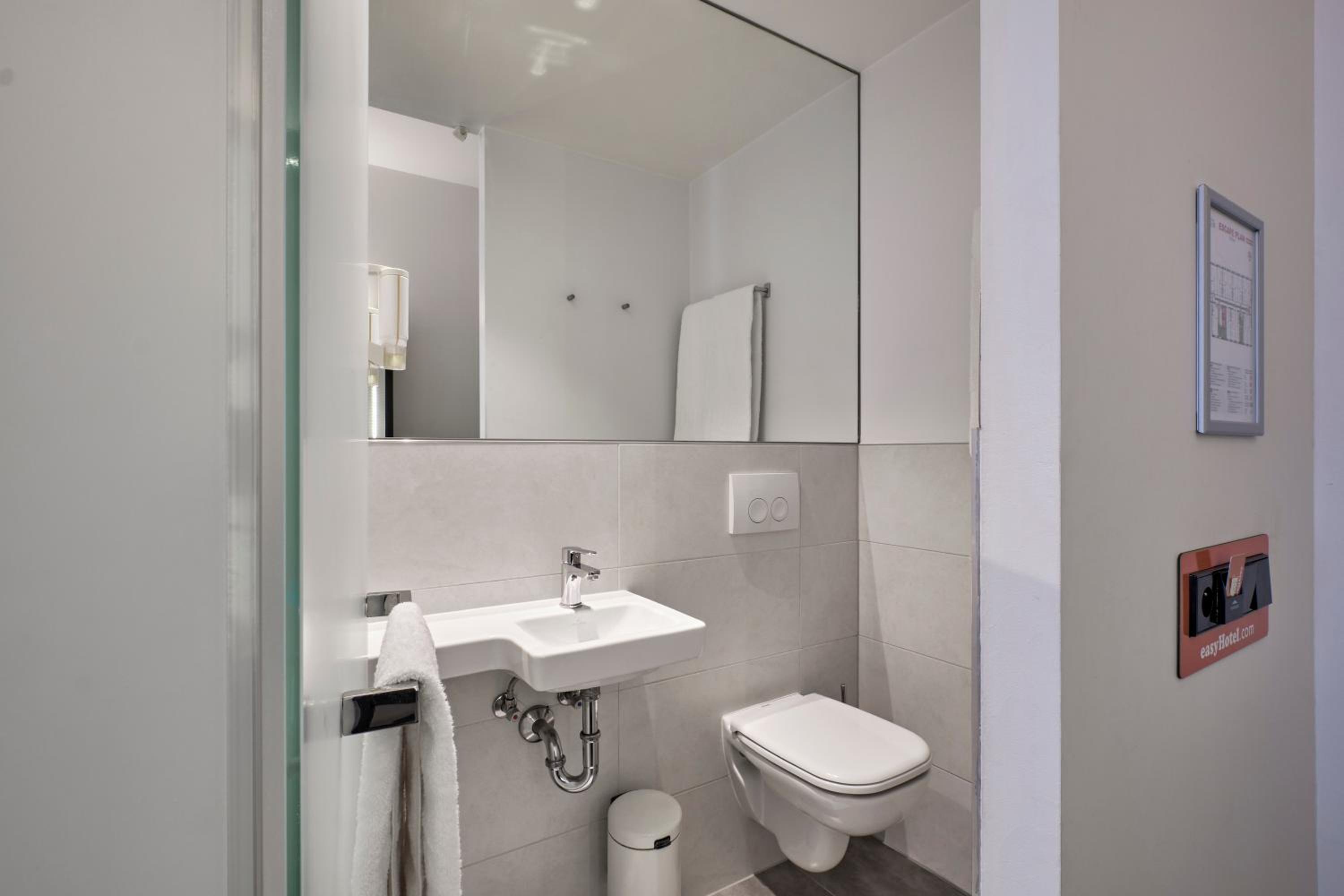 Standard Triple Room photo 2