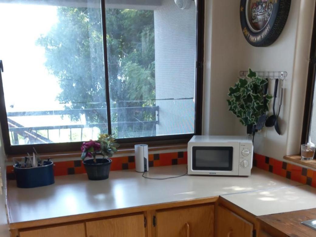 Family Room with Lake View photo 2