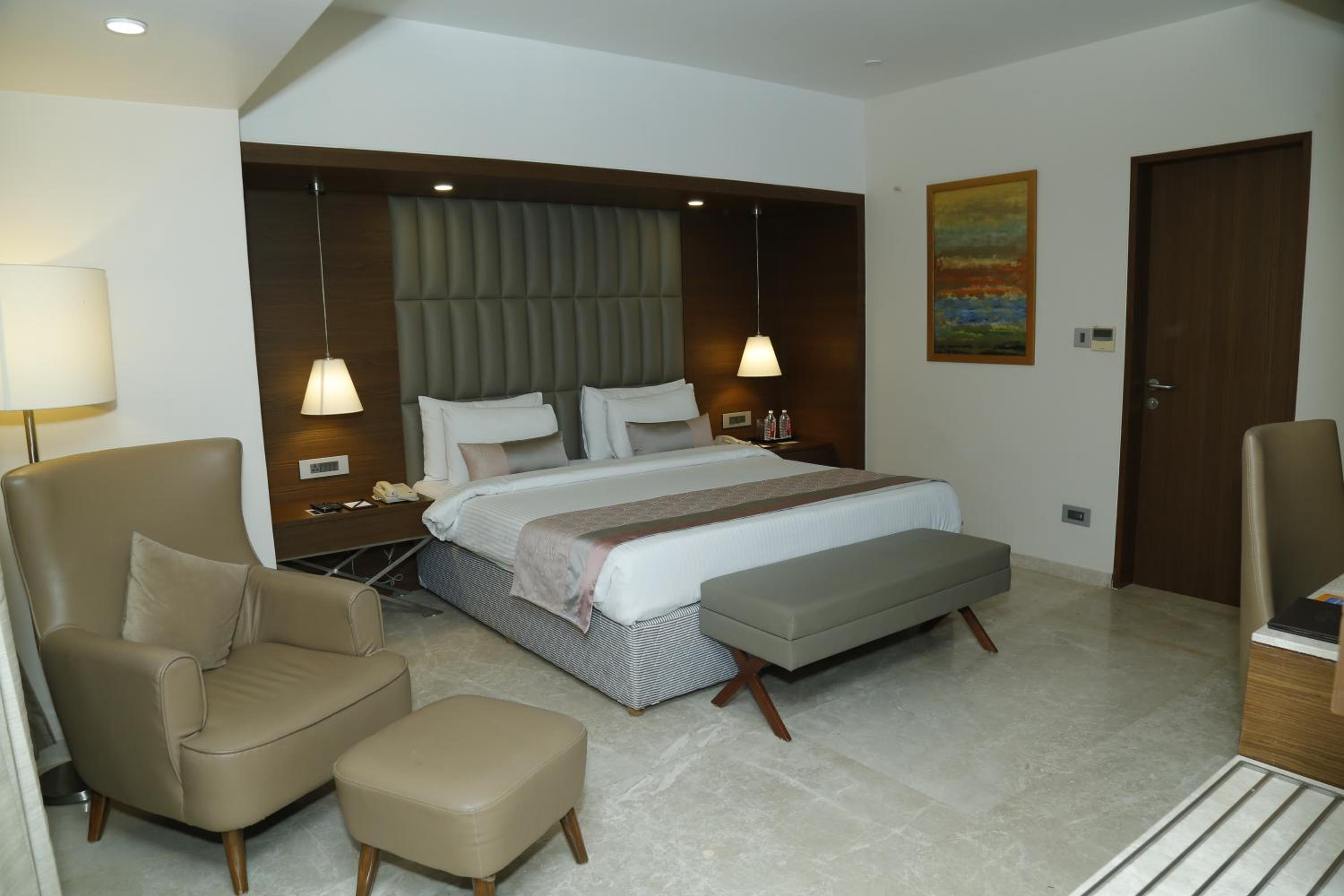 Grand Suite Room 1 Double Bed - Photo 1