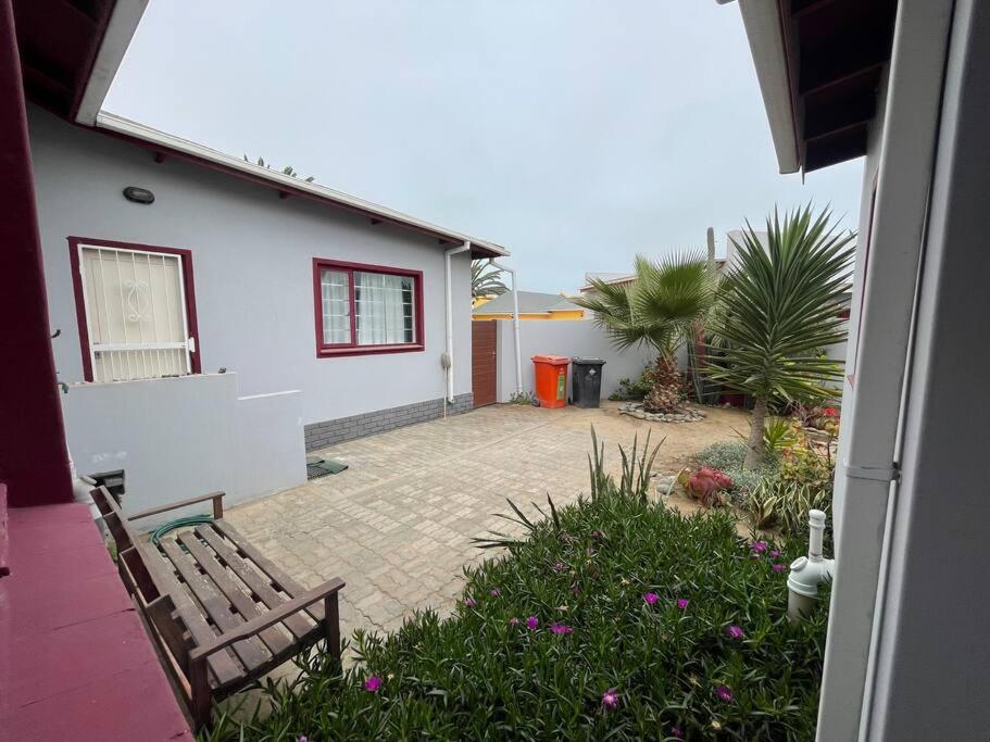 Three-Bedroom House photo 2