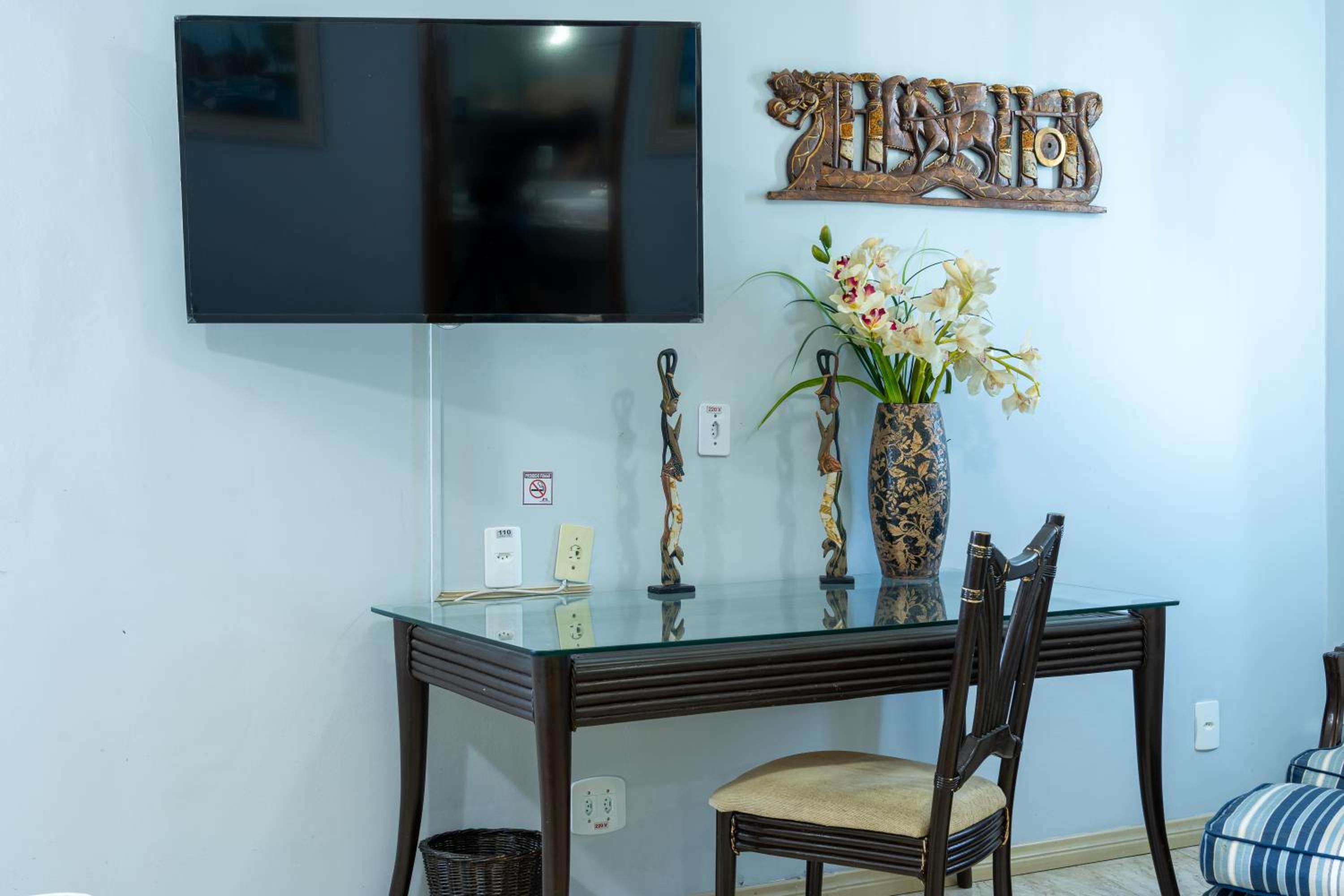 Senior Suite - Photo 8