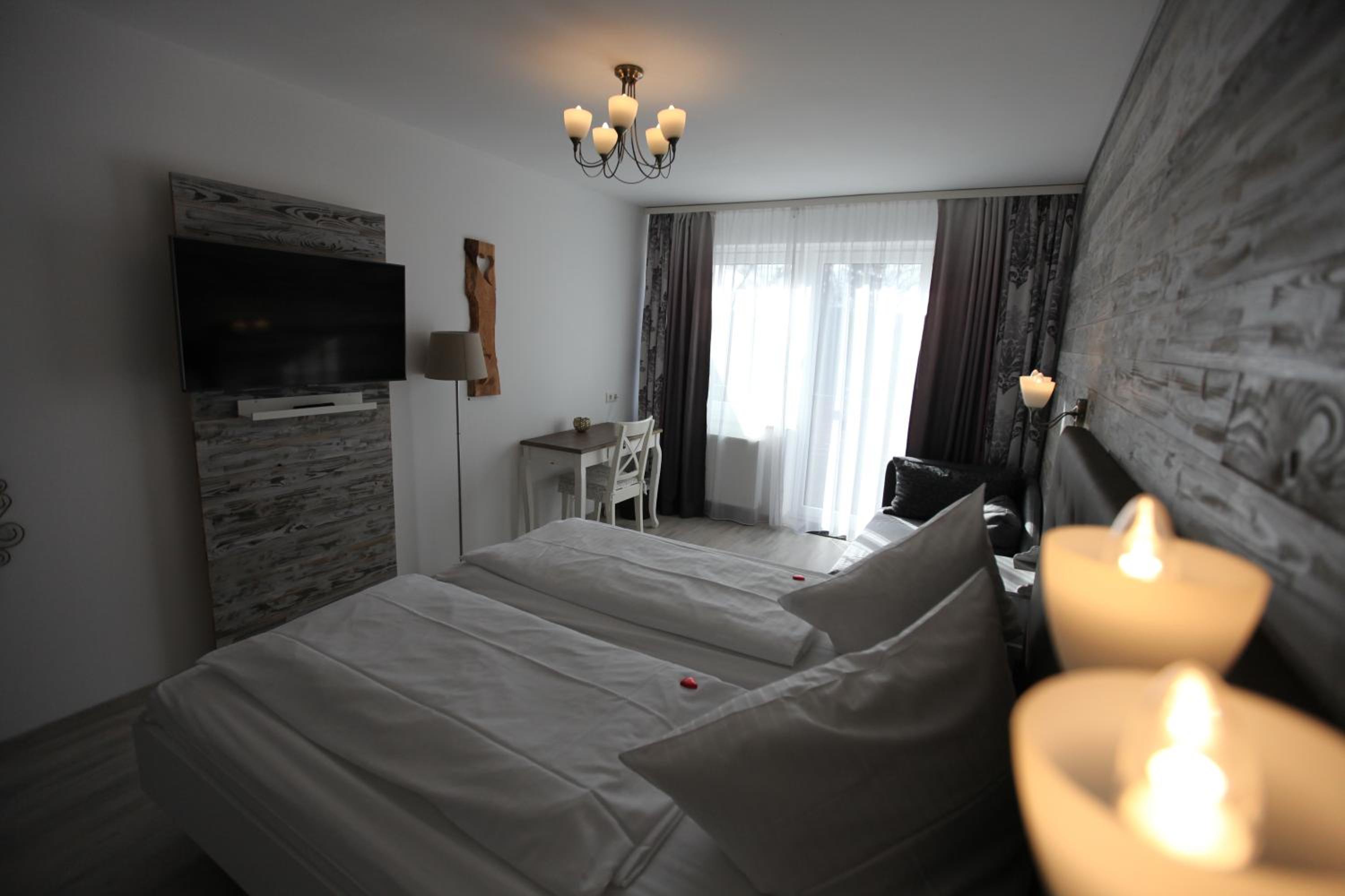 Deluxe Double Room photo 2