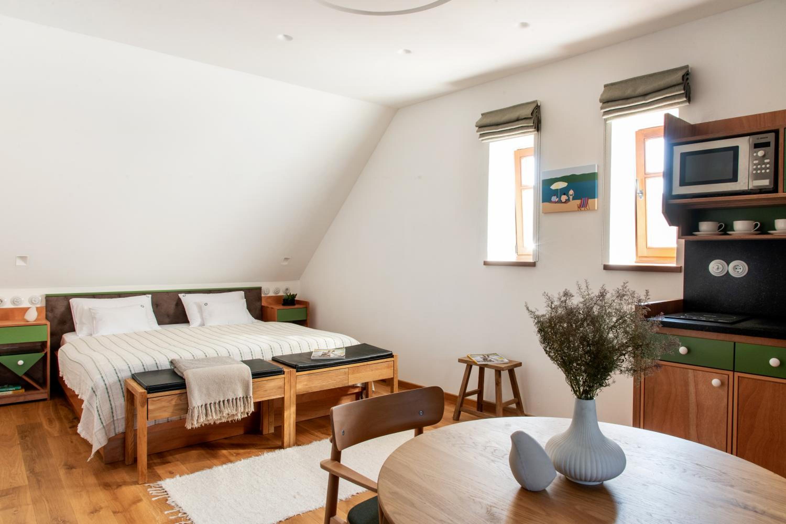 Apartment with Mountain View - Photo 1