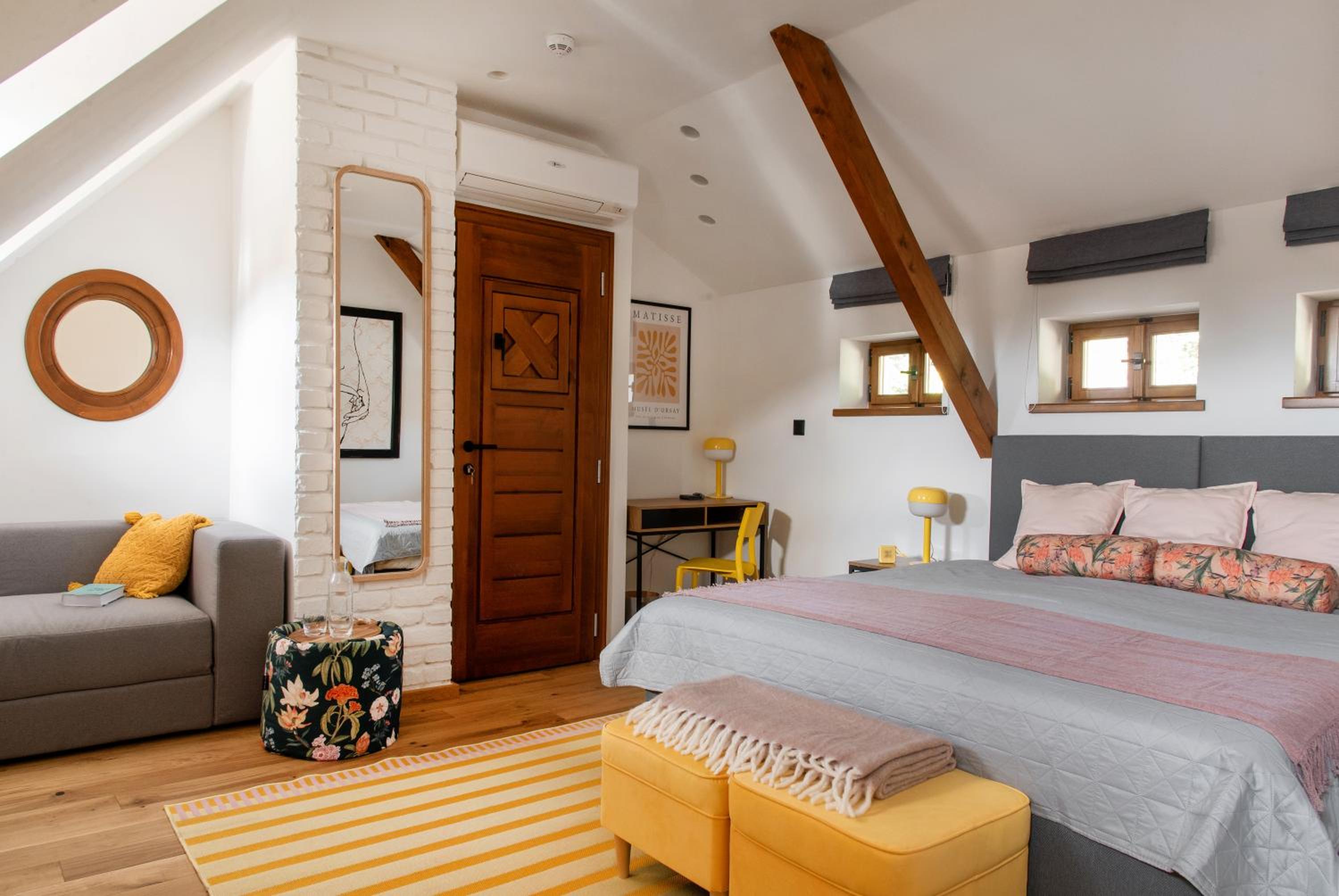 Double Room with Private Bathroom - Photo 1