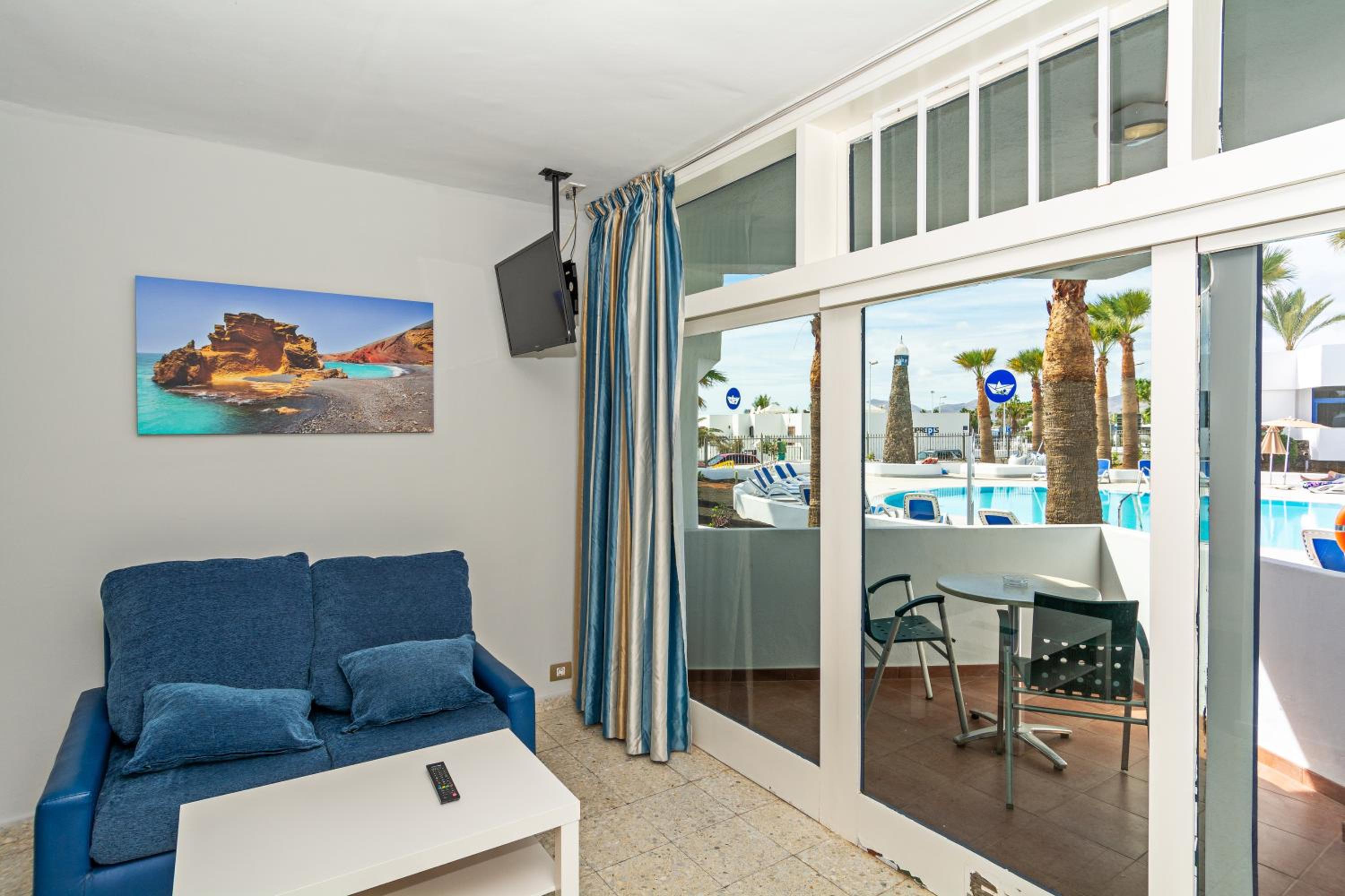 Studio Pool View photo 3