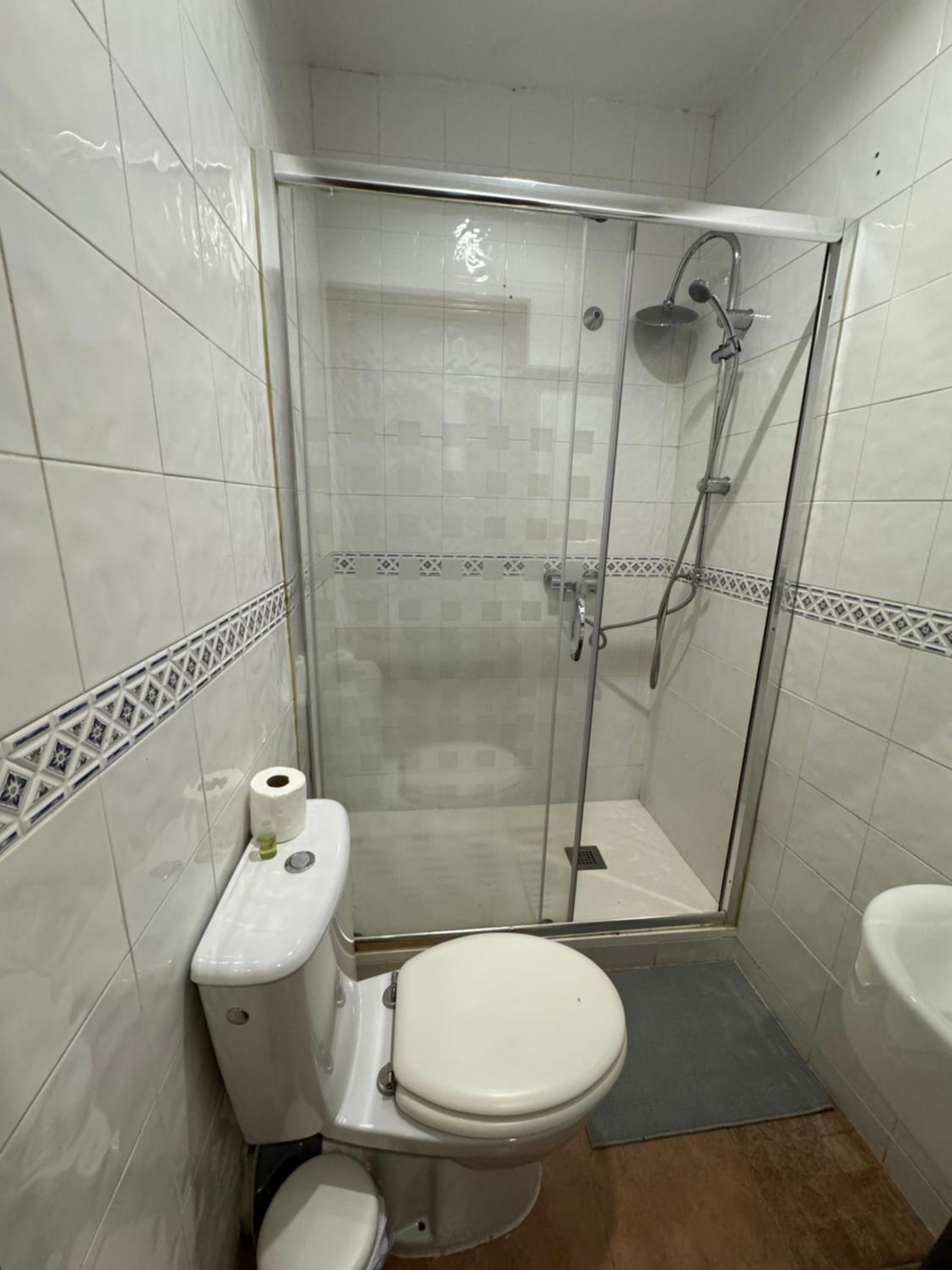 Single Room With Bathroom photo 2