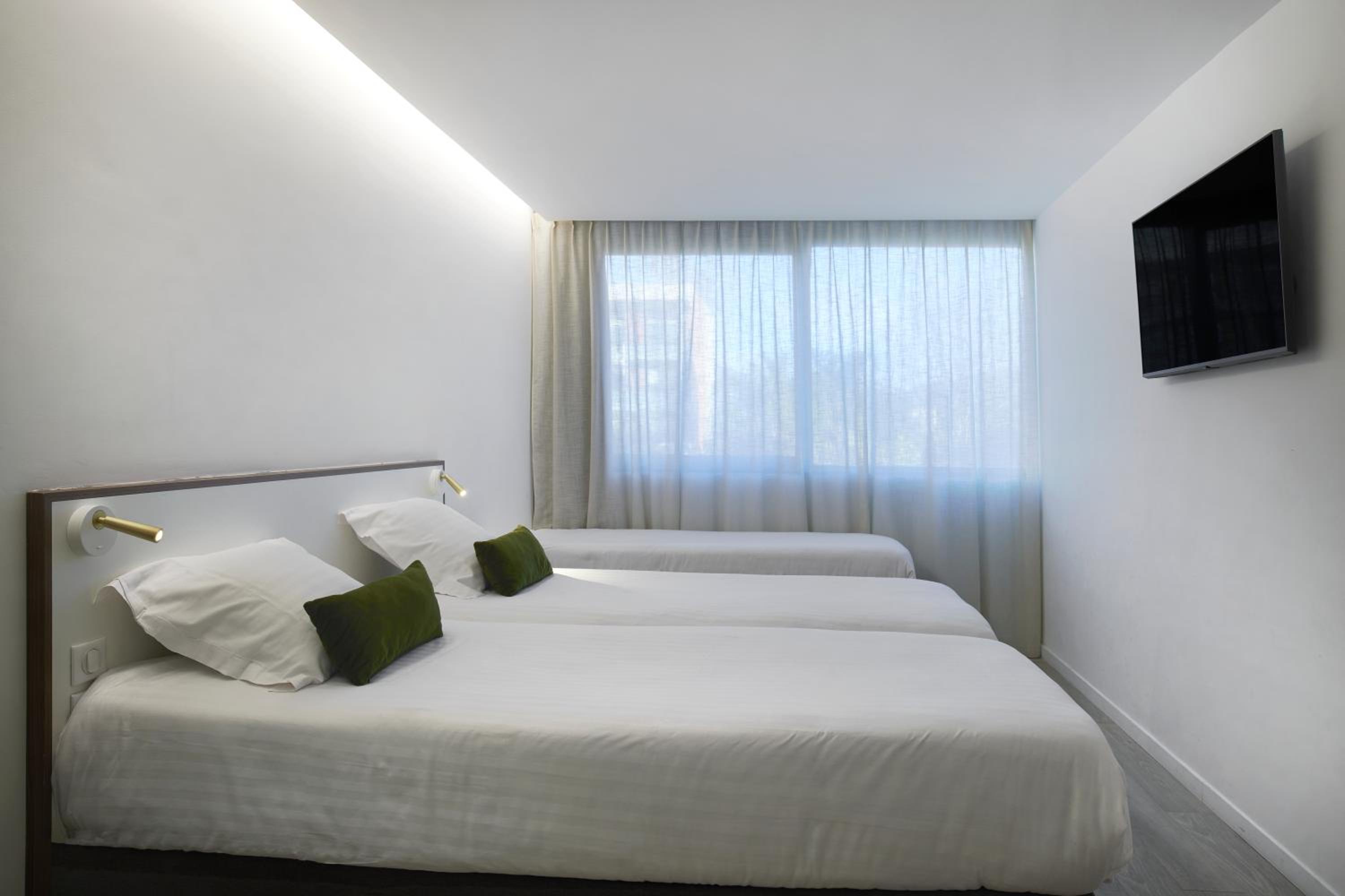 Standard Triple Room - Photo 1