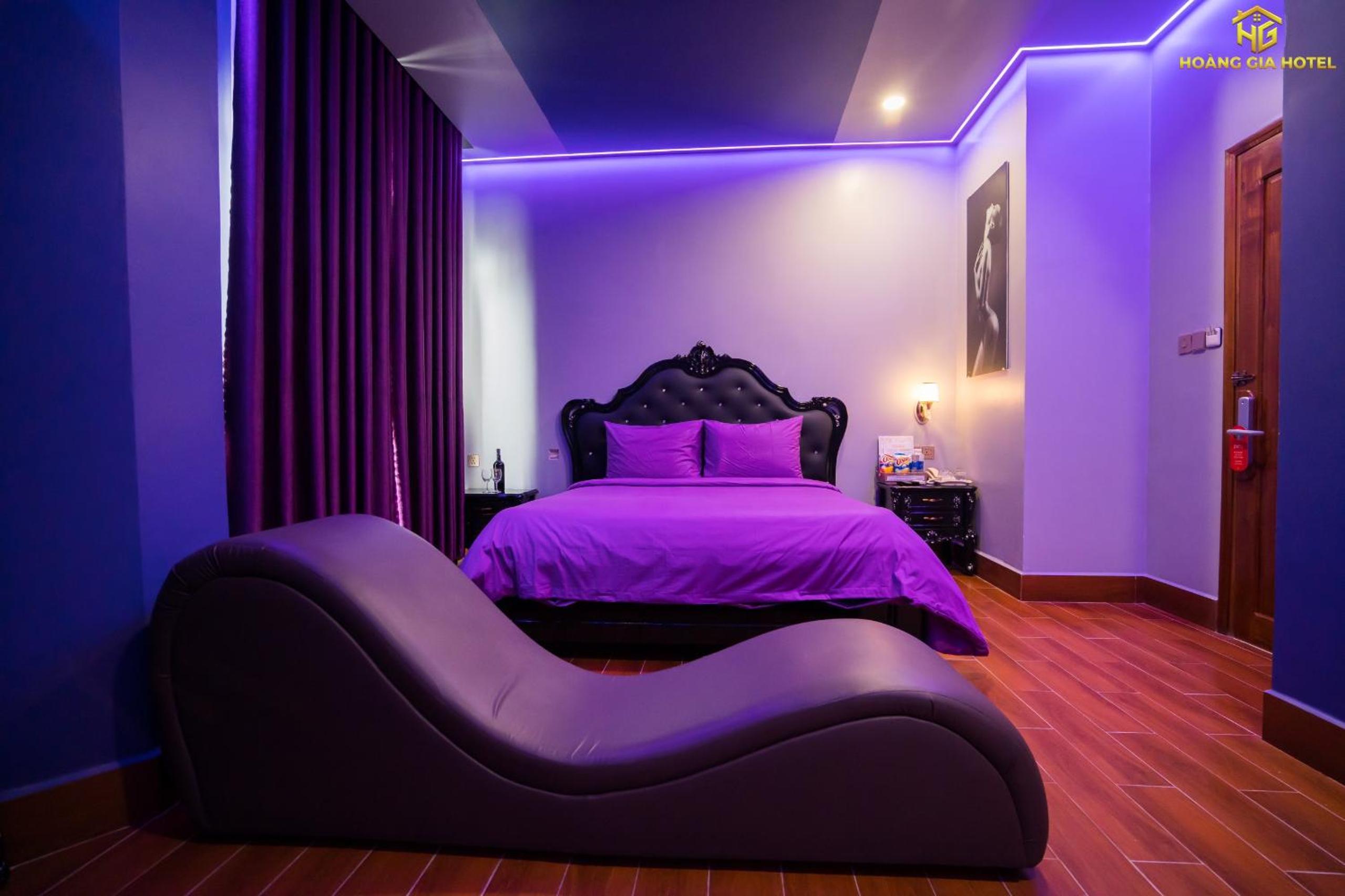 Deluxe Double Room with Bath - Photo 1