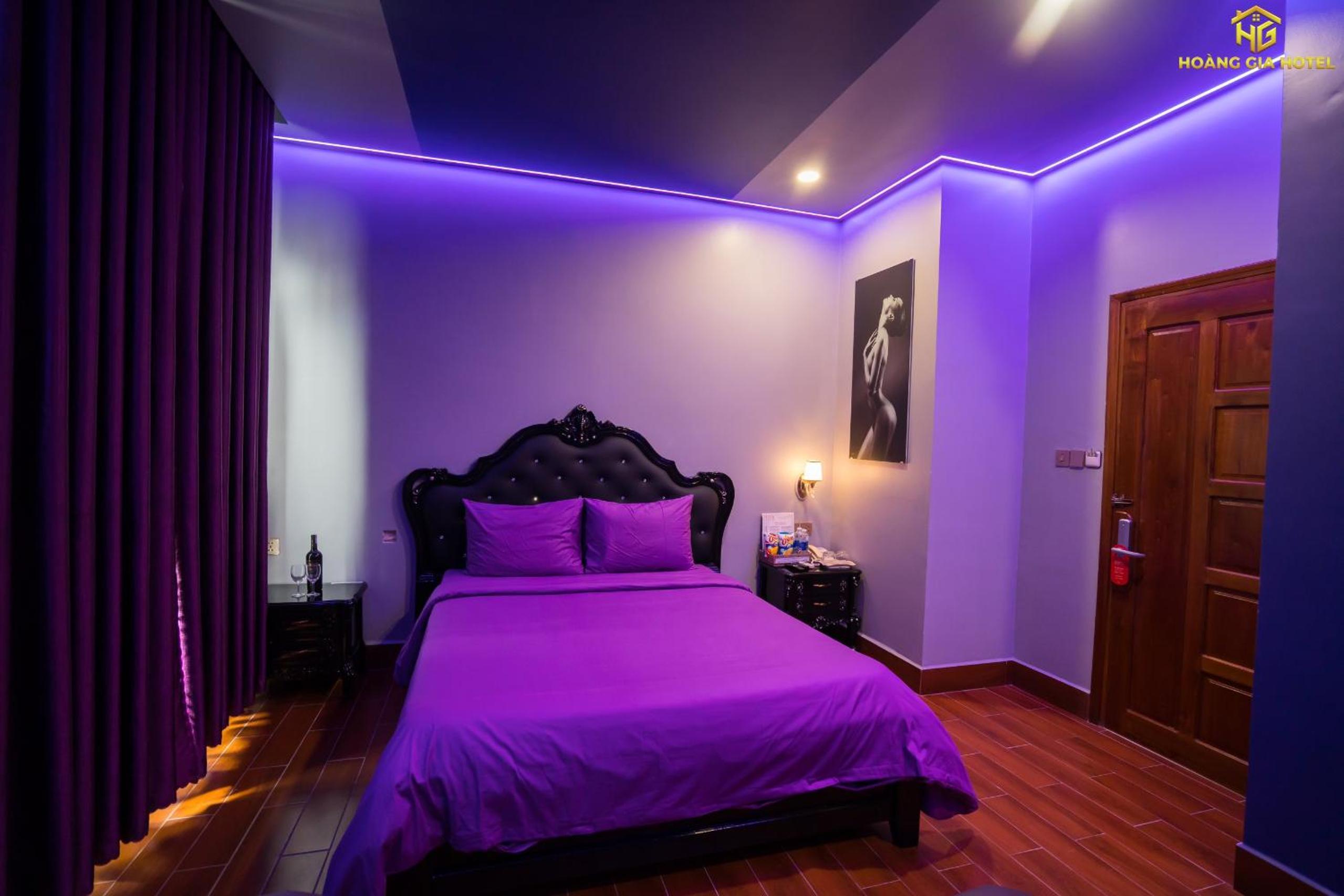 Deluxe Double Room with Bath - Photo 4